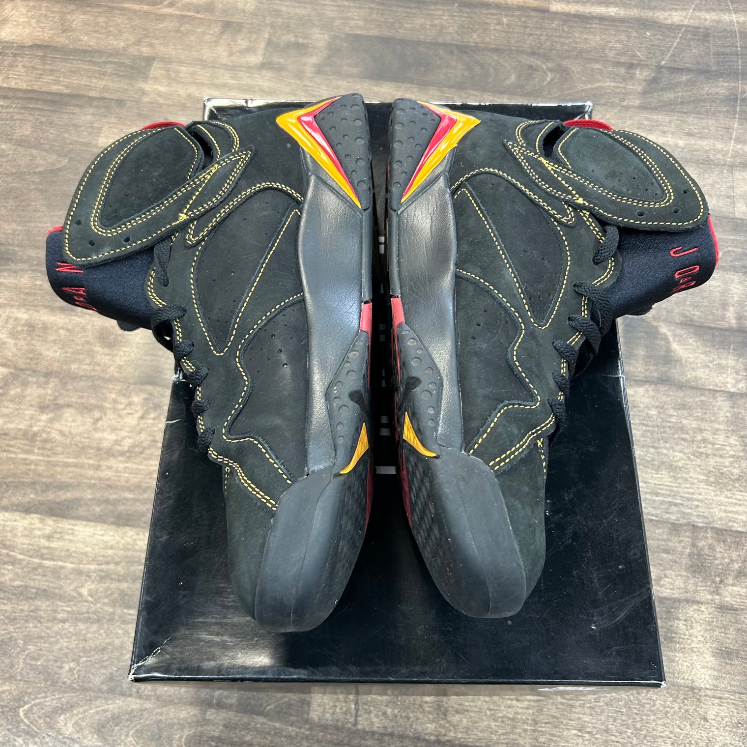 Citrus Jordan 7 Retro (USED)