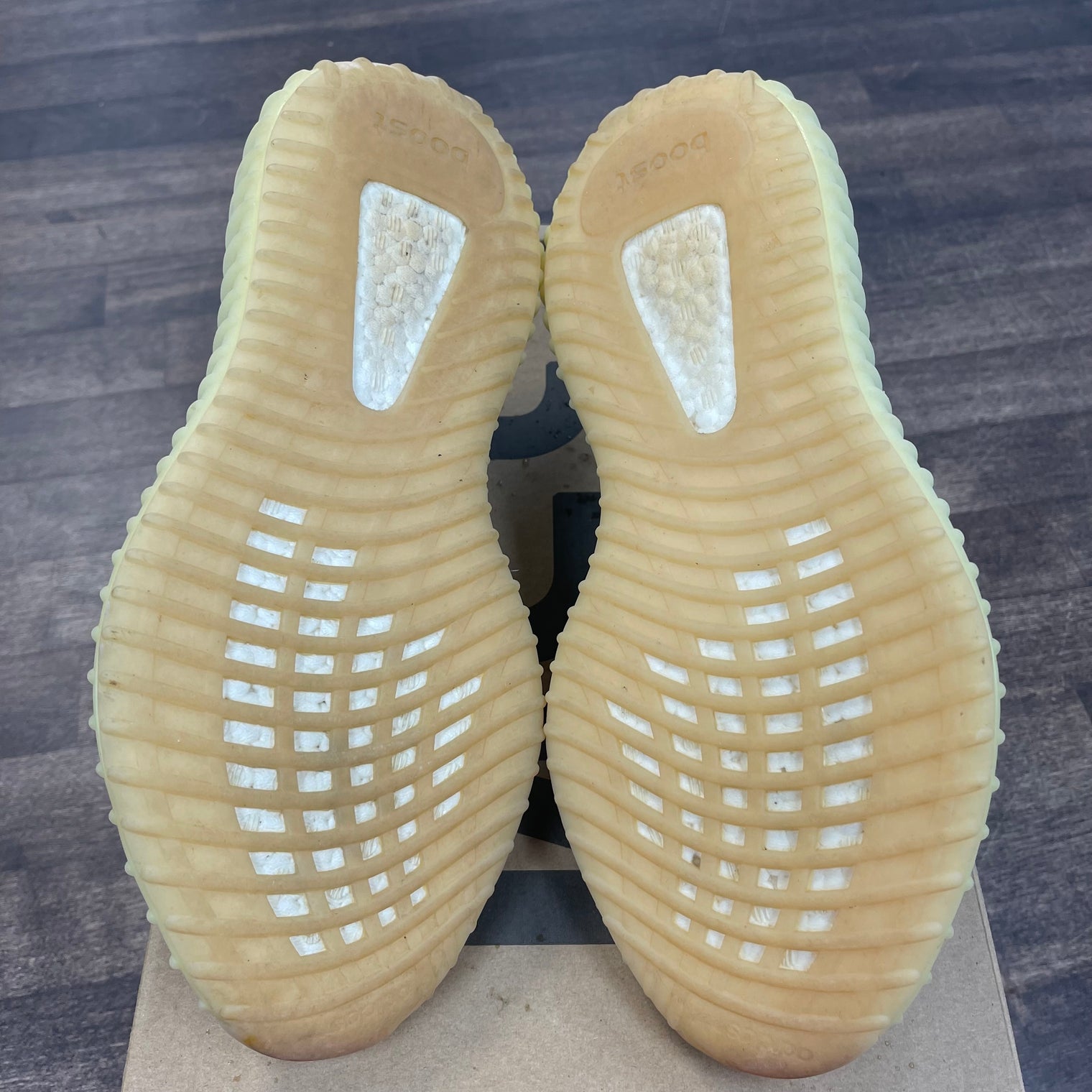 Butter Yeezy 350 (USED)