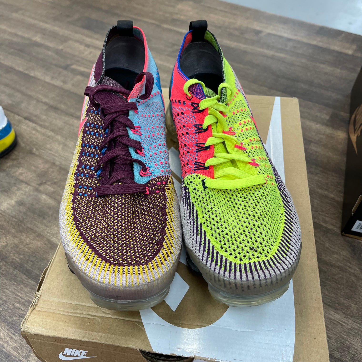 Random Yarm What the VaporMax Flyknit 2 (USED)