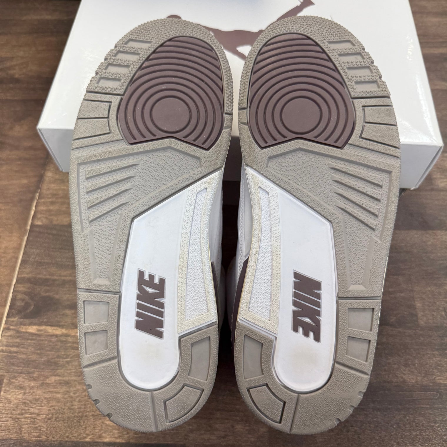 (W) A Ma Maniere Jordan 3 (USED)