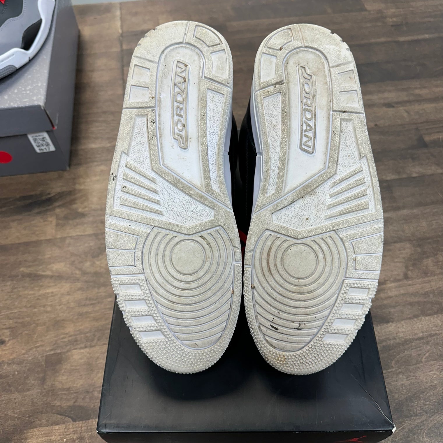 Cyber Monday Jordan 3 (USED)