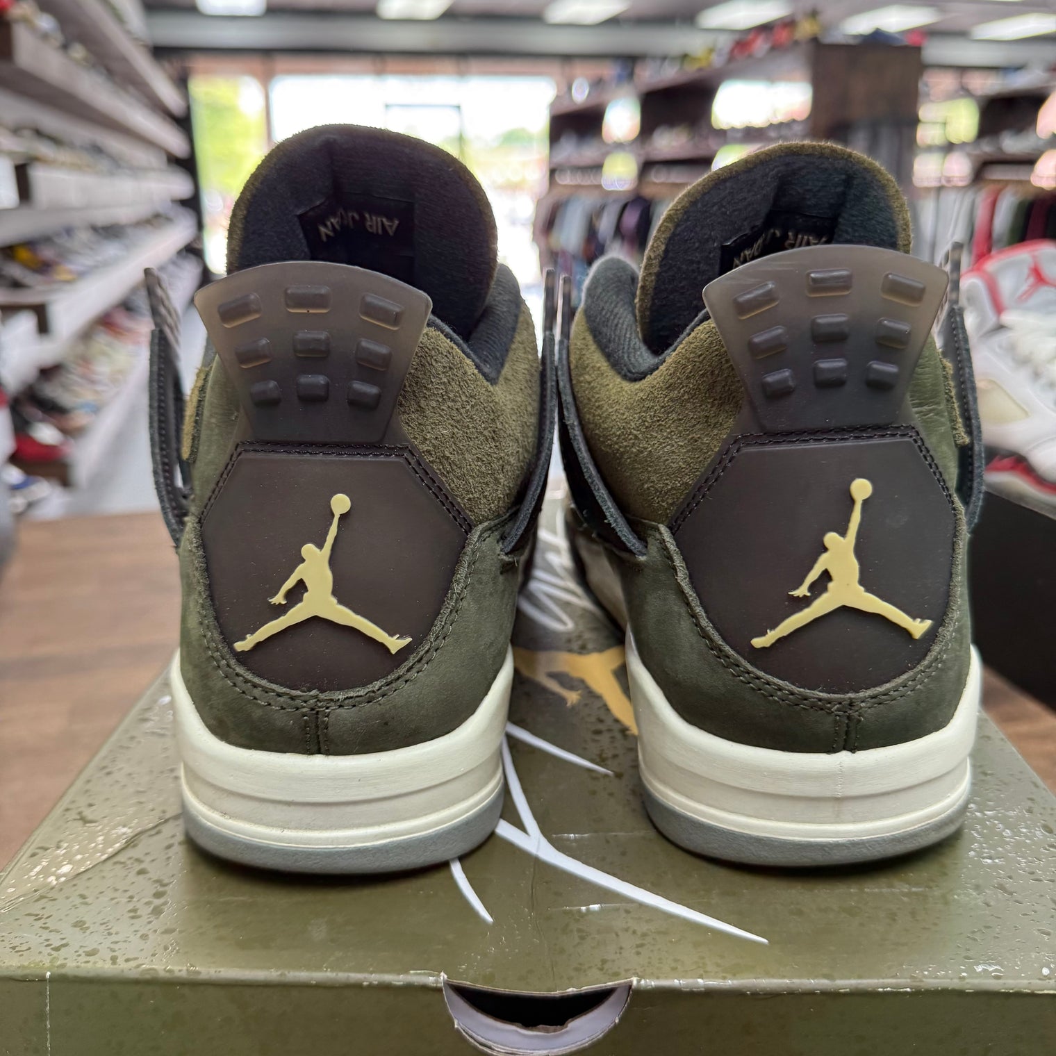 Craft Olive Jordan 4 (USED)