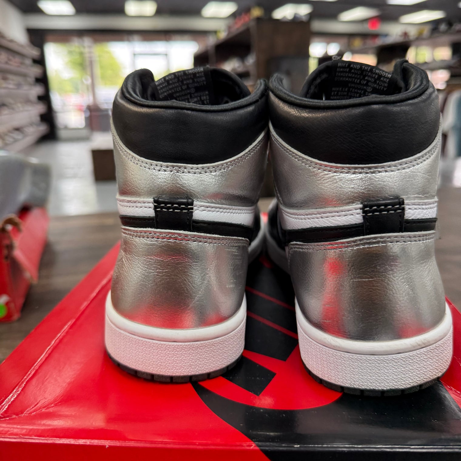 (W) Silver Toe Jordan 1 High (USED)
