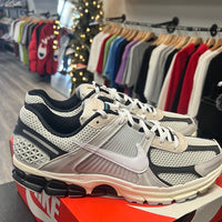 Nike Zoom Vomero 5 Supersonic (Used)