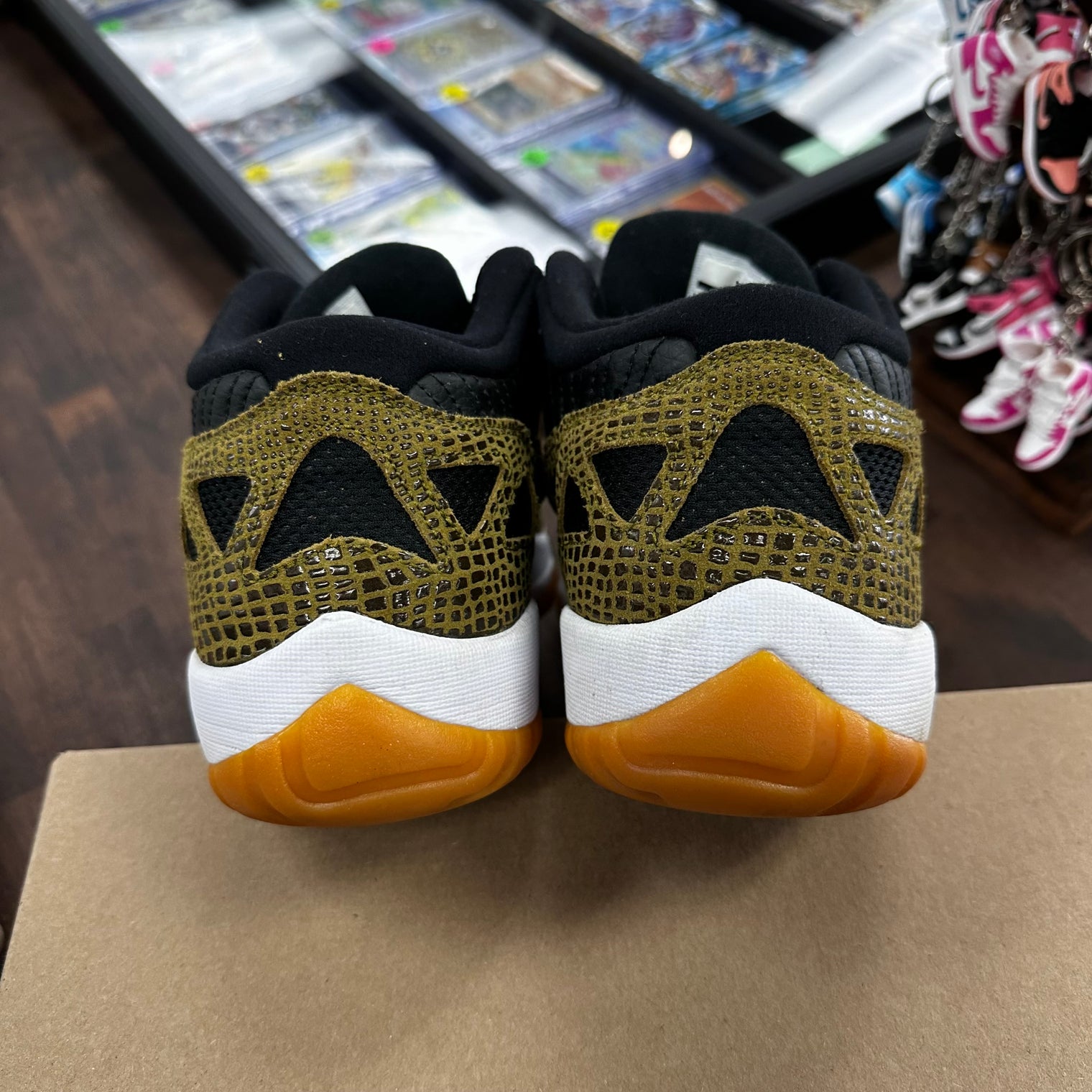 Militia Green Jordan 11 Low IE (USED, No Box)