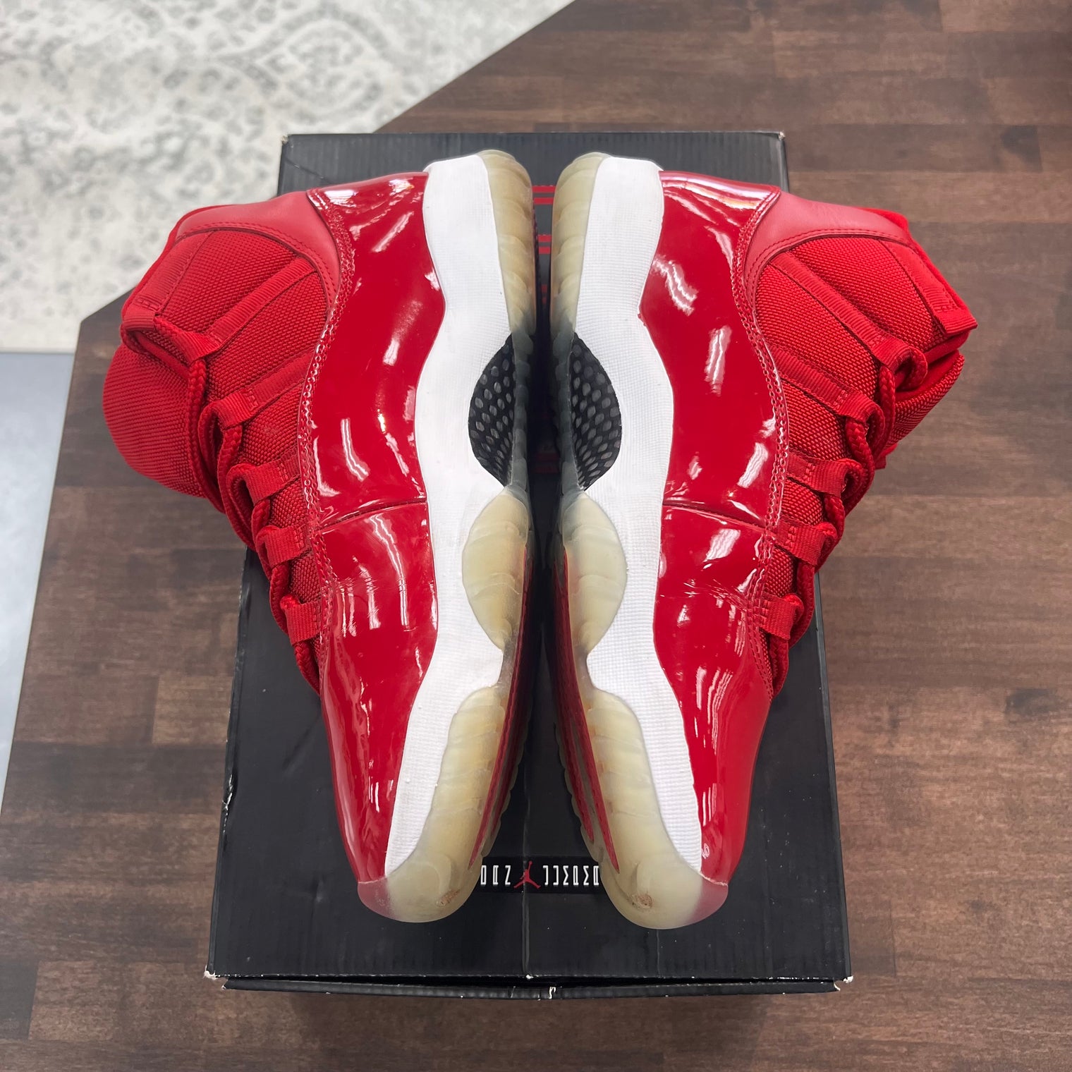 Win like 96 Jordan 11 Retro (USED)