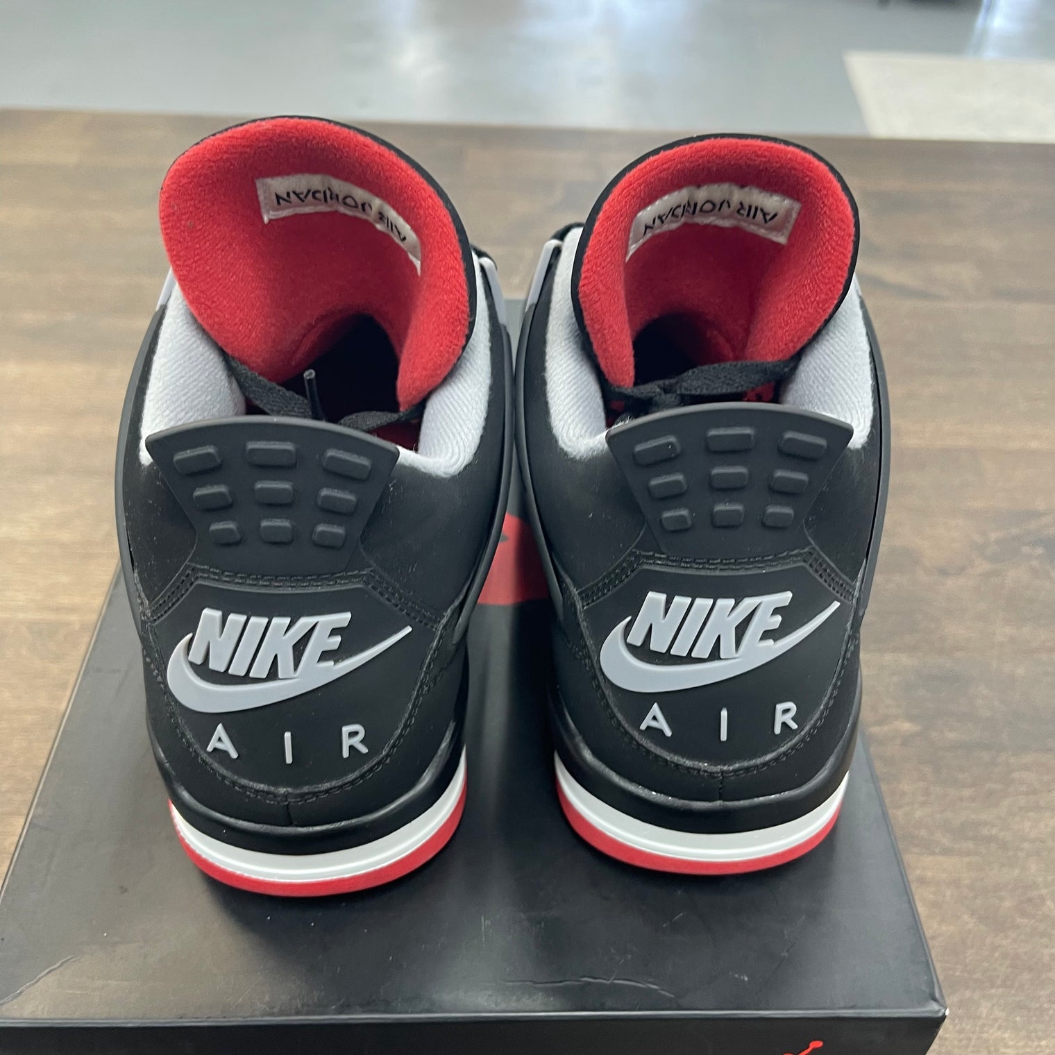 Bred Jordan 4 2019 (USED)