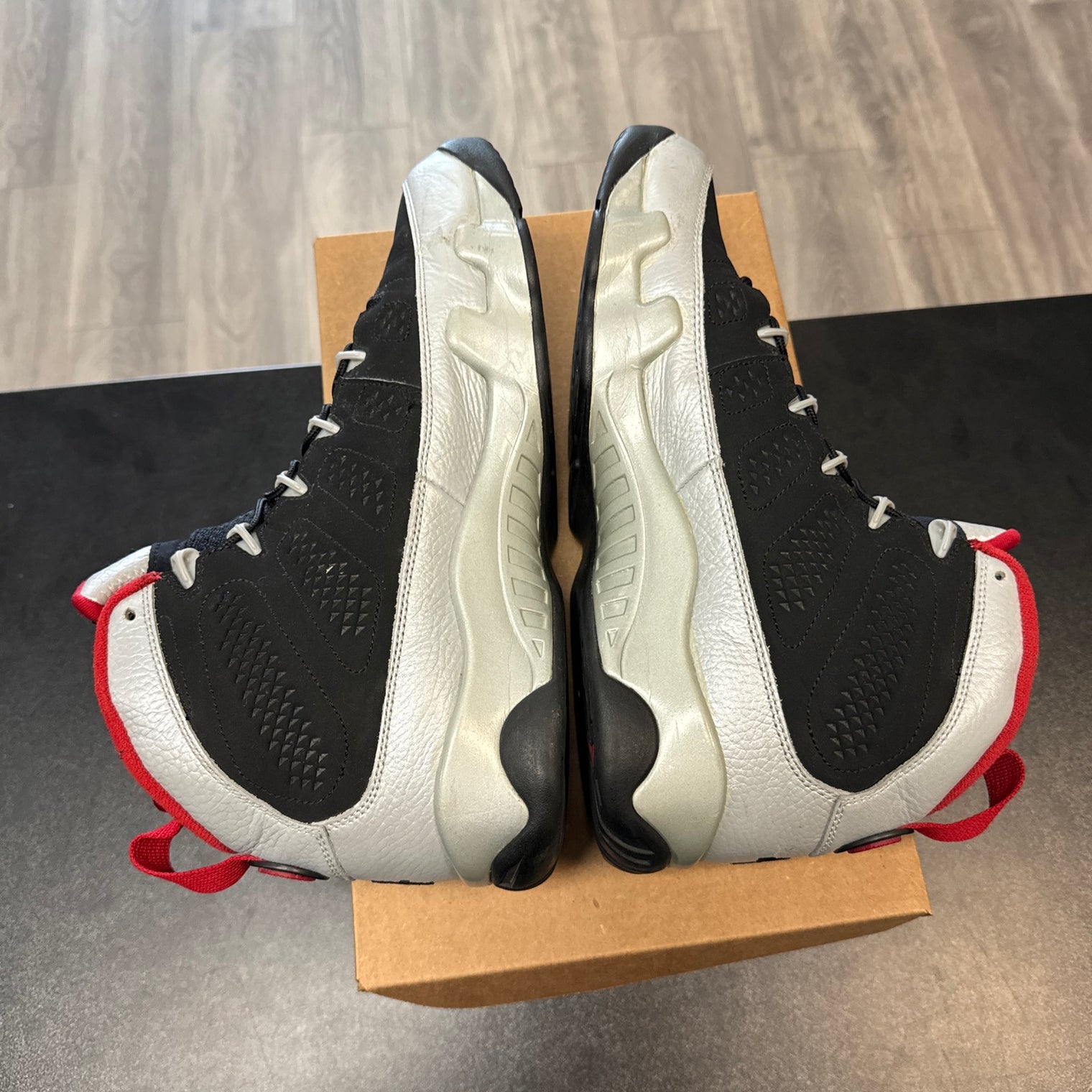 Johnny Kilroy Jordan 9 (USED;No Box)