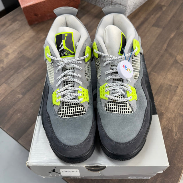 Neon 95 Jordan 4 Retro (USED)