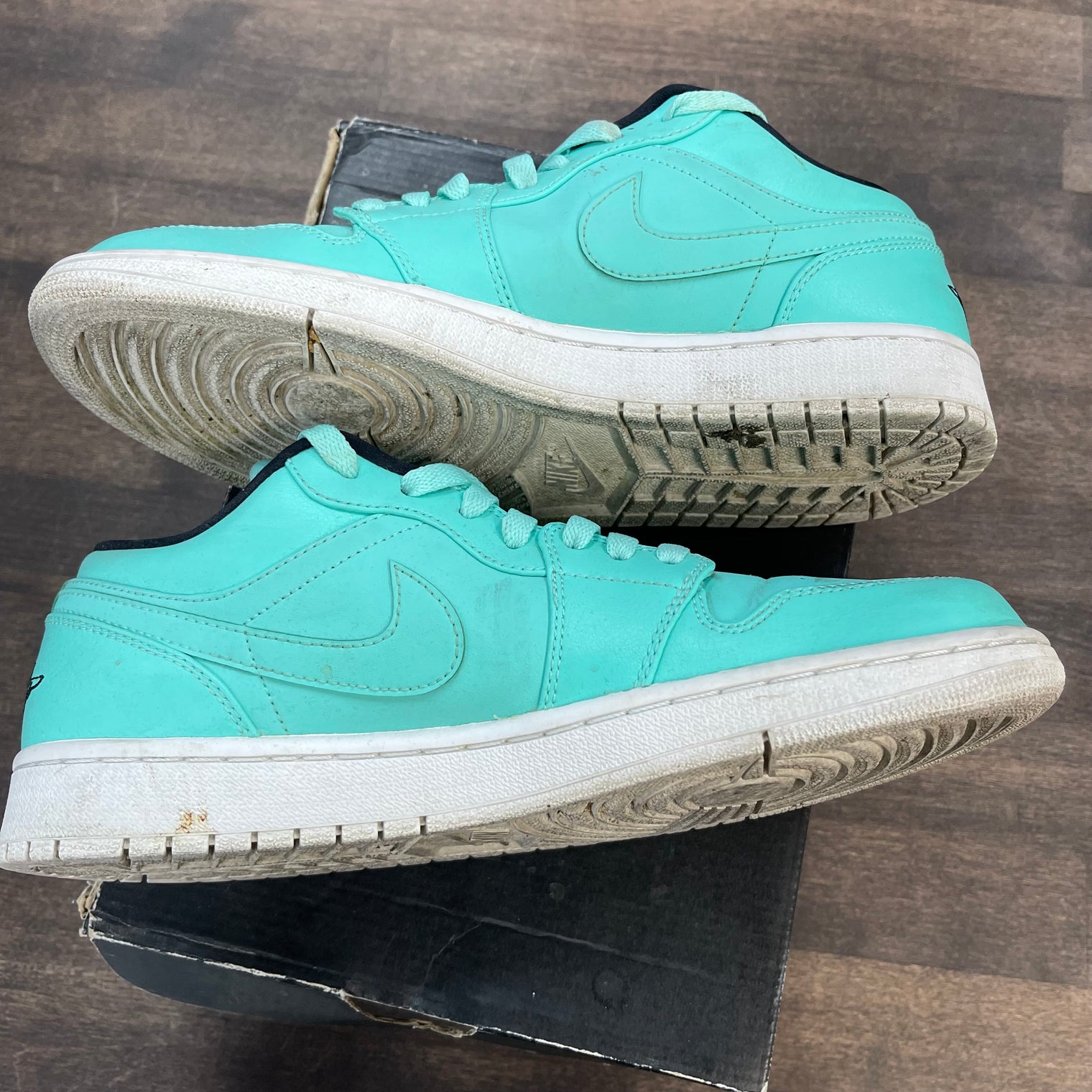 Turquoise Jordan 1 Low (USED)