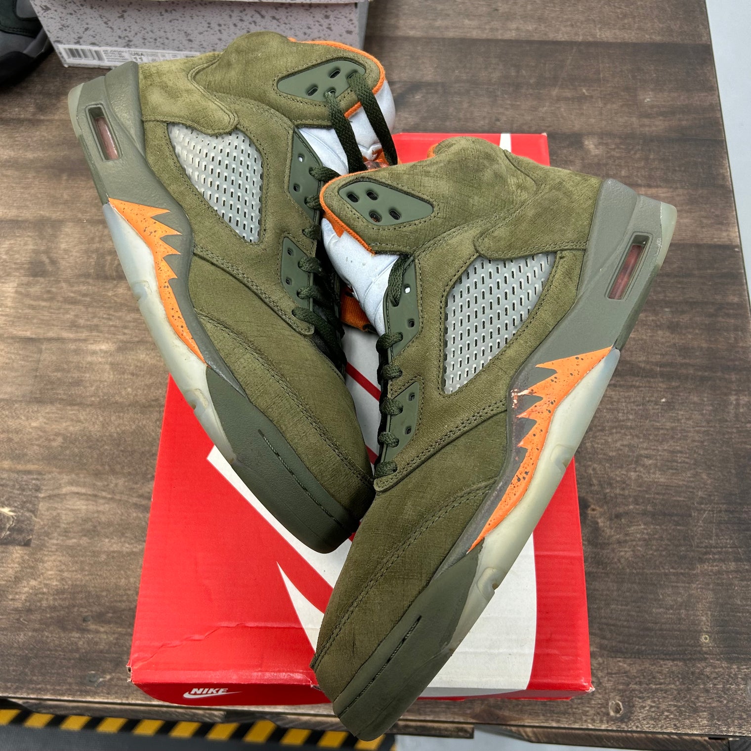 Olive Jordan 5 Retro (USED, Replacement Box)
