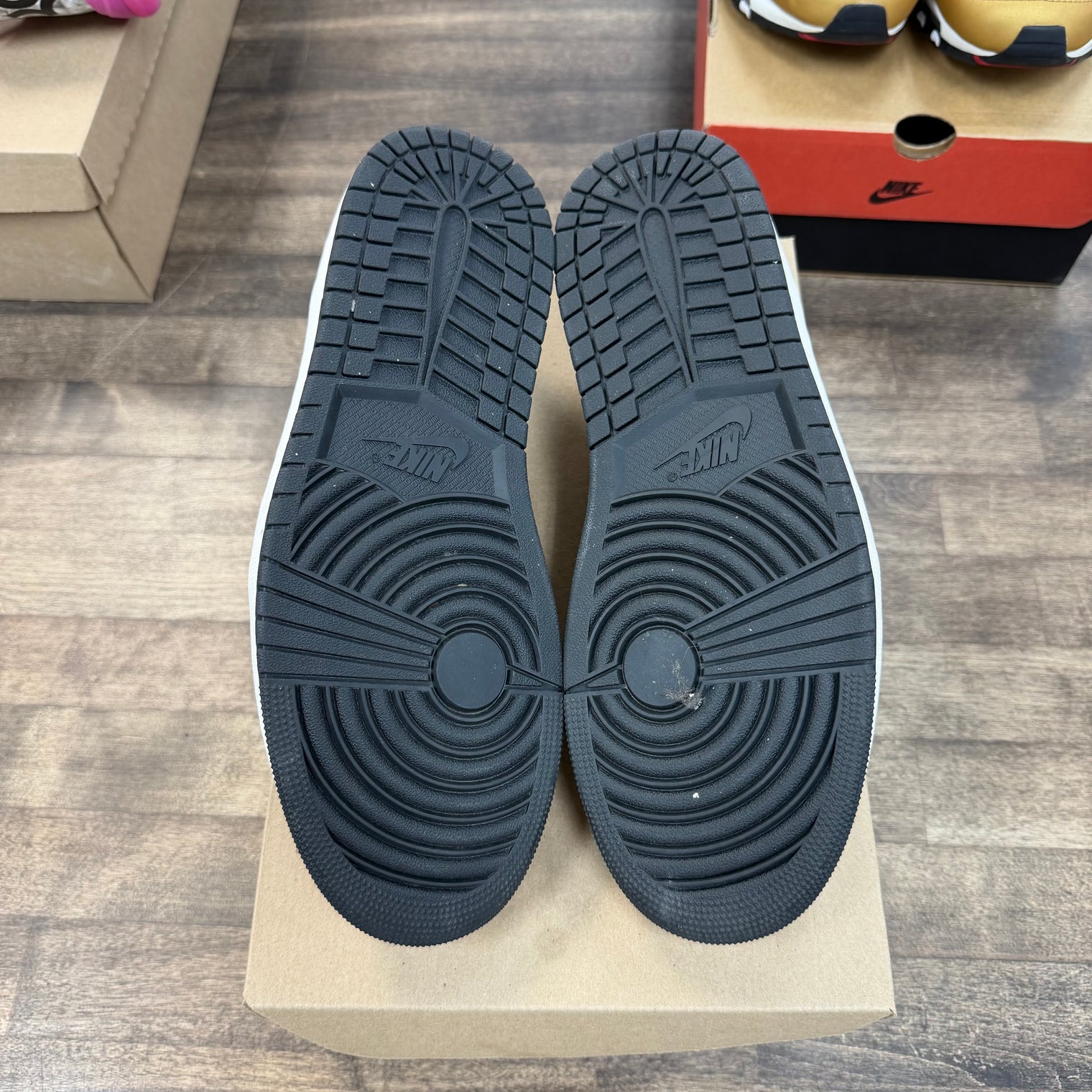 Mocha Jordan 1 Low OG (USED, No Box)