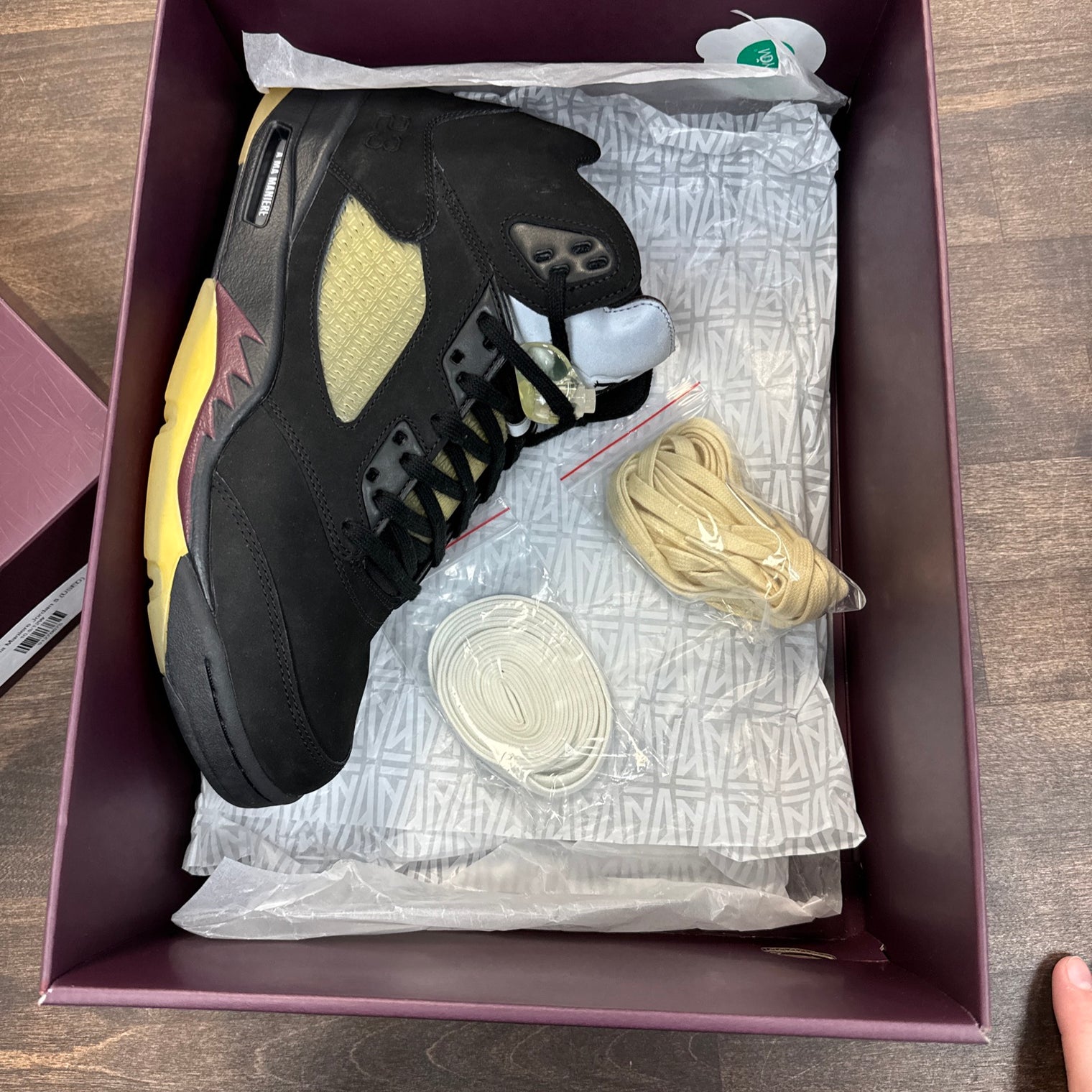 A Ma Maniere Dusk Jordan 5 (USED)