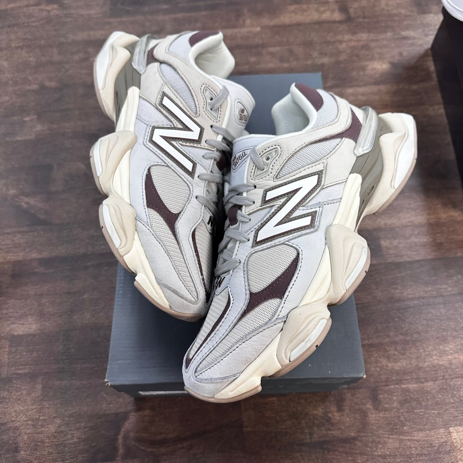 Grey Matter Timberwolf New Balance 9060 (USED)