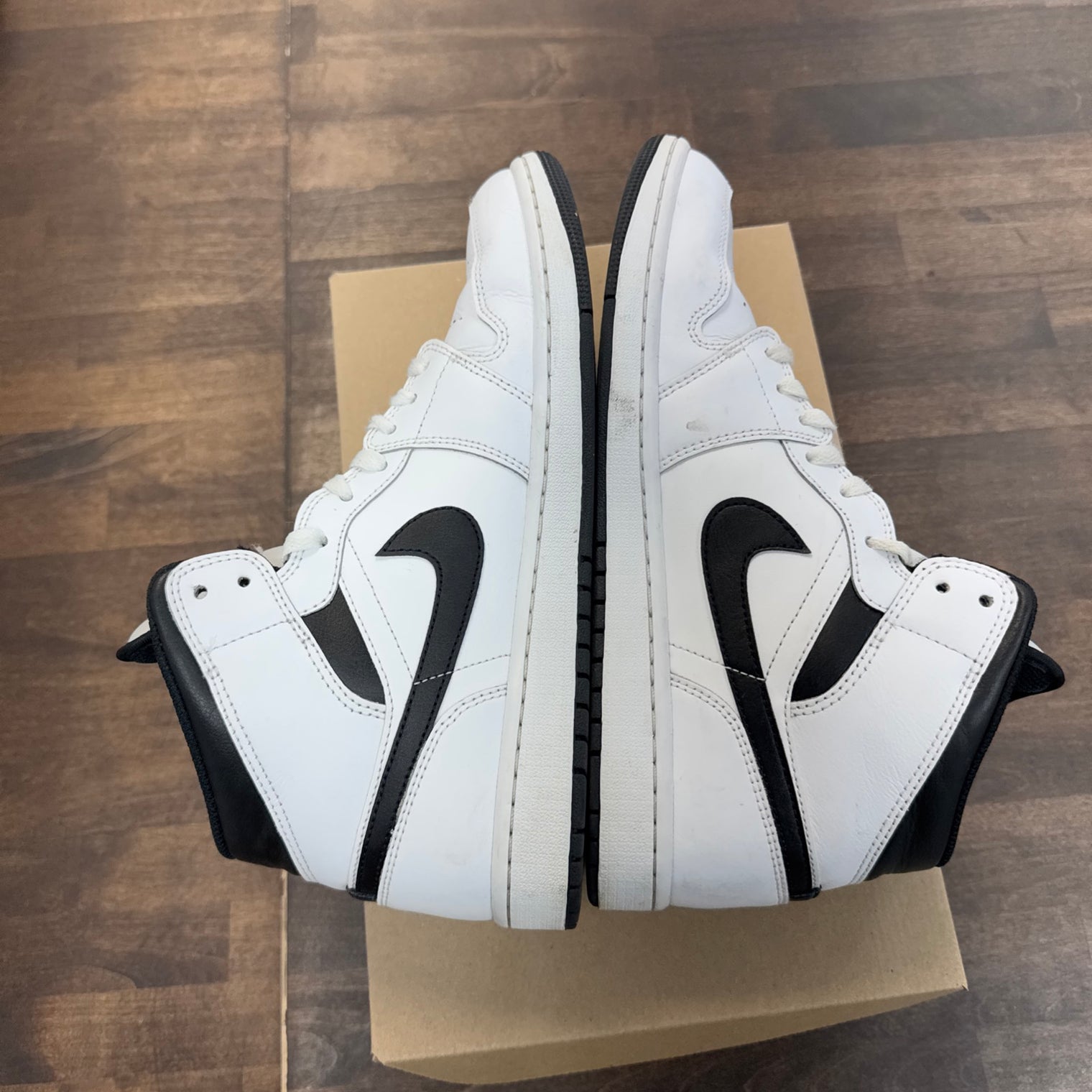 White Black Jordan 1 Mid (USED, No Box)