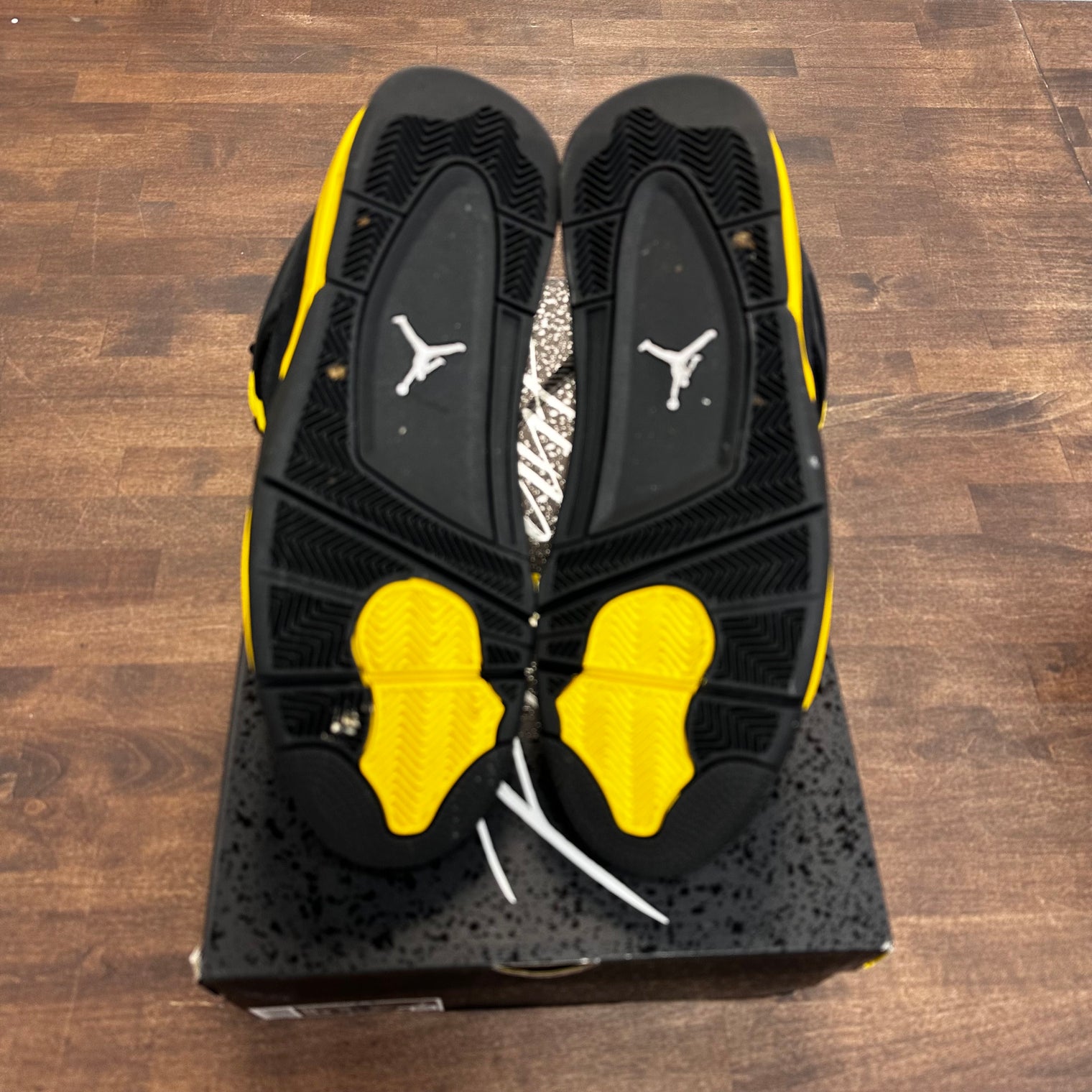 Yellow Thunder Jordan 4 (USED)