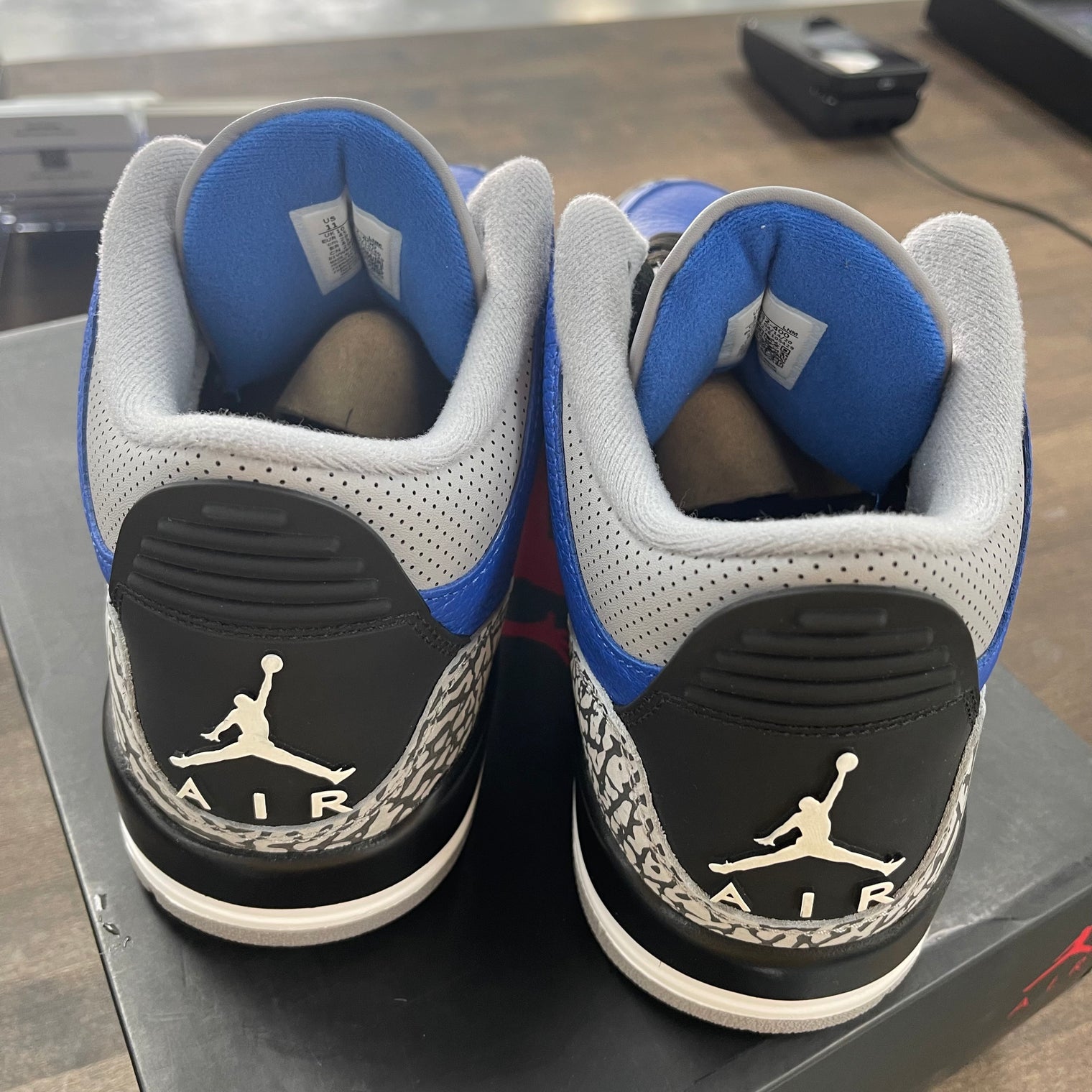 Varsity Royal Jordan 3 (USED)