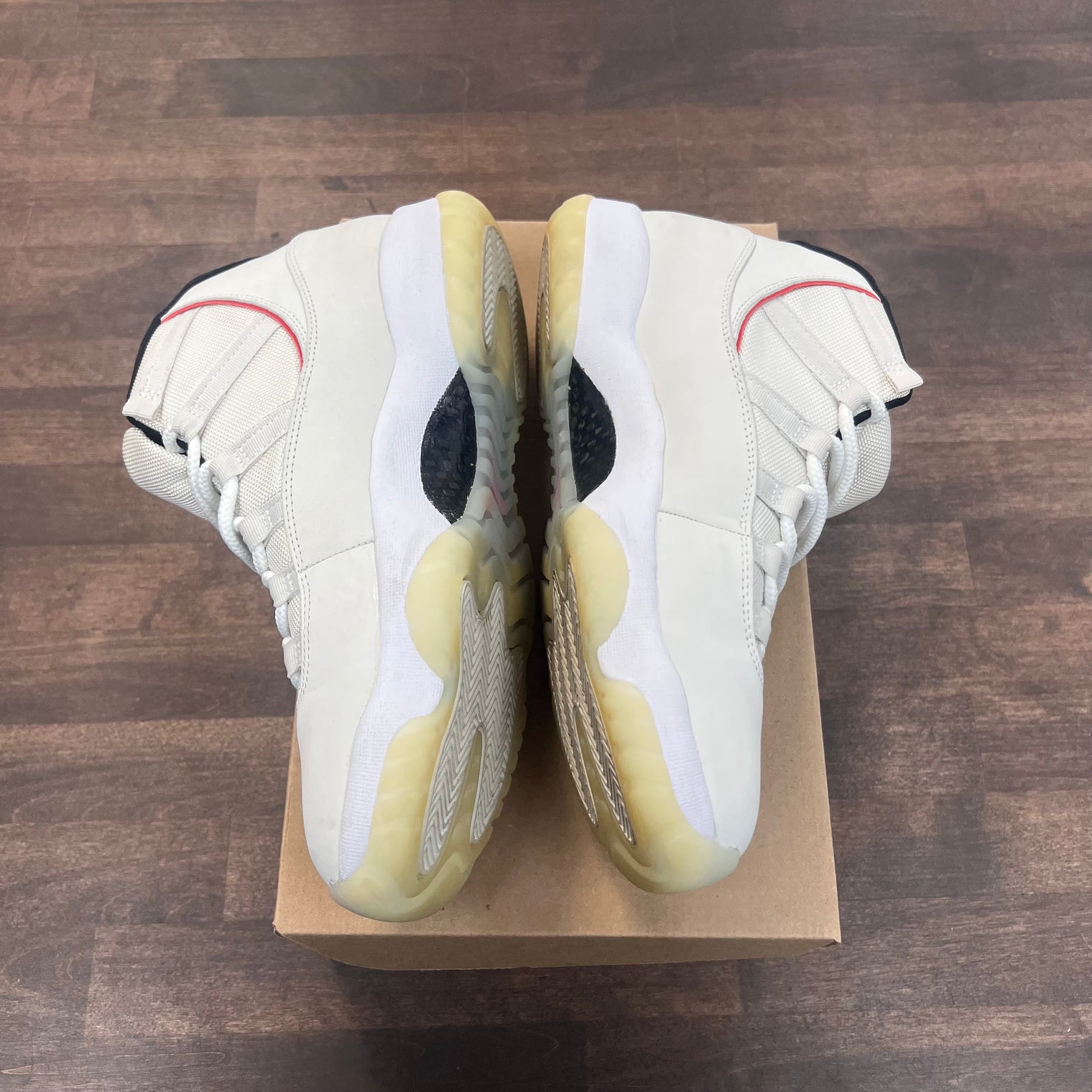 Platinum Tint Jordan 11 (USED, No Box)