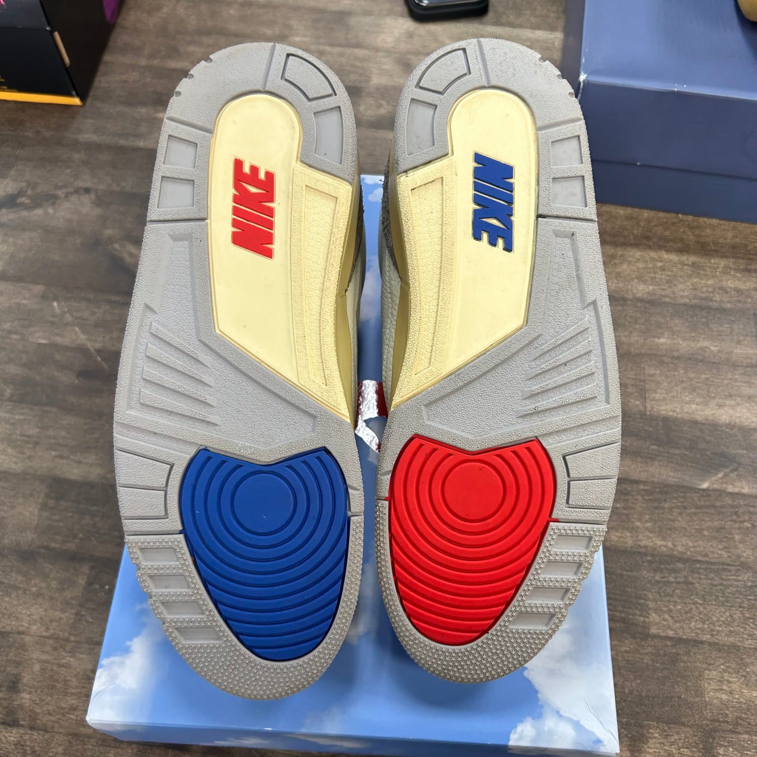 Seoul 2.0 Jordan 3 Retro (USED)