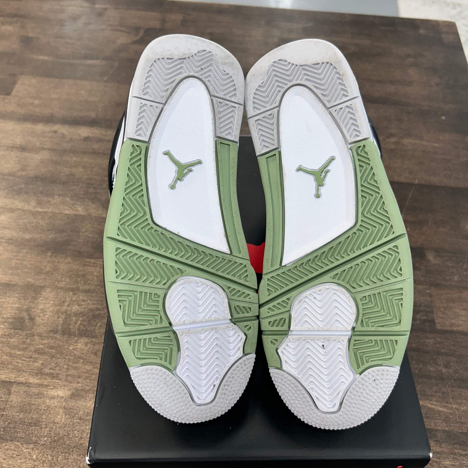 Seafoam Jordan 4 (W) (USED)