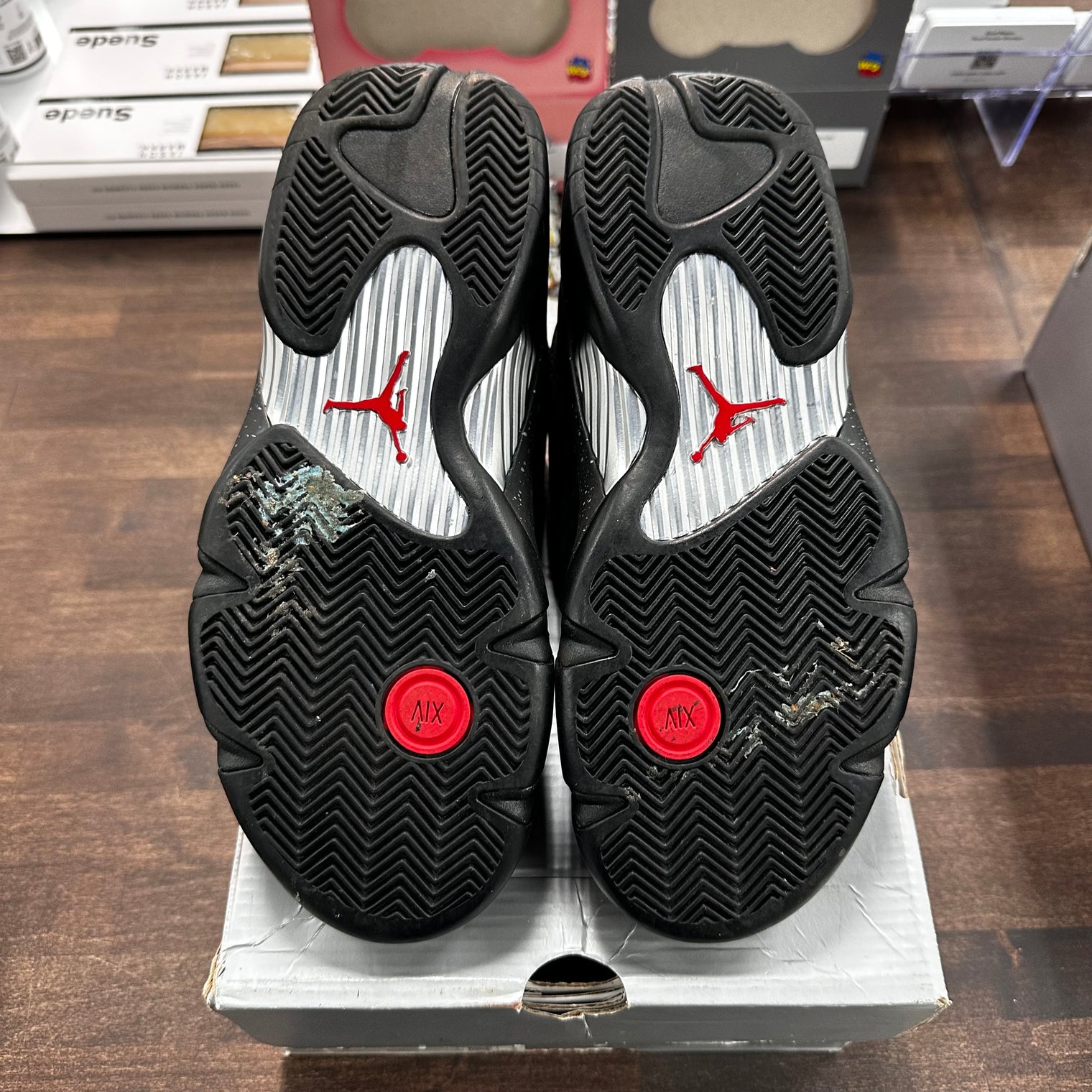 (W) Red Lipstick Jordan 14 (USED)