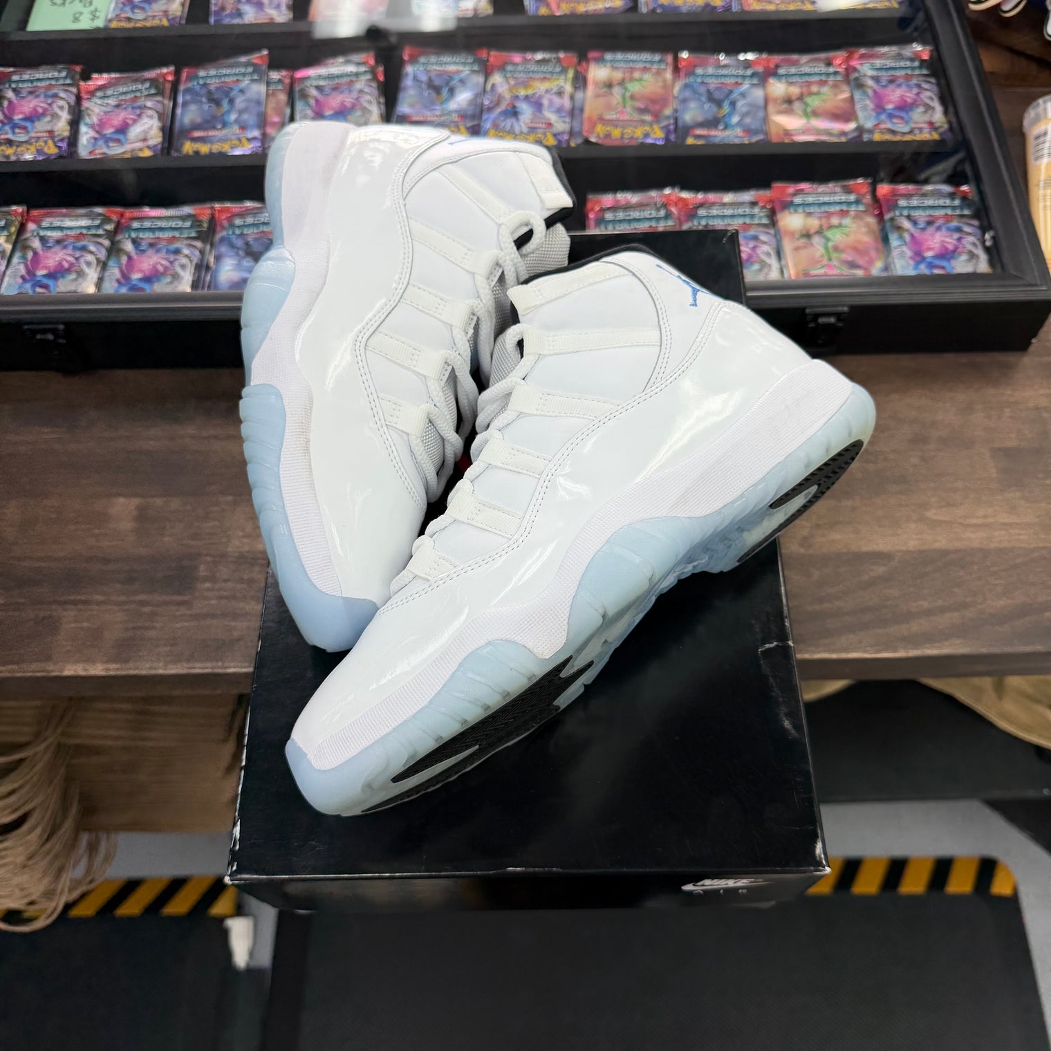 Legend Blue Jordan 11 Retro (USED)