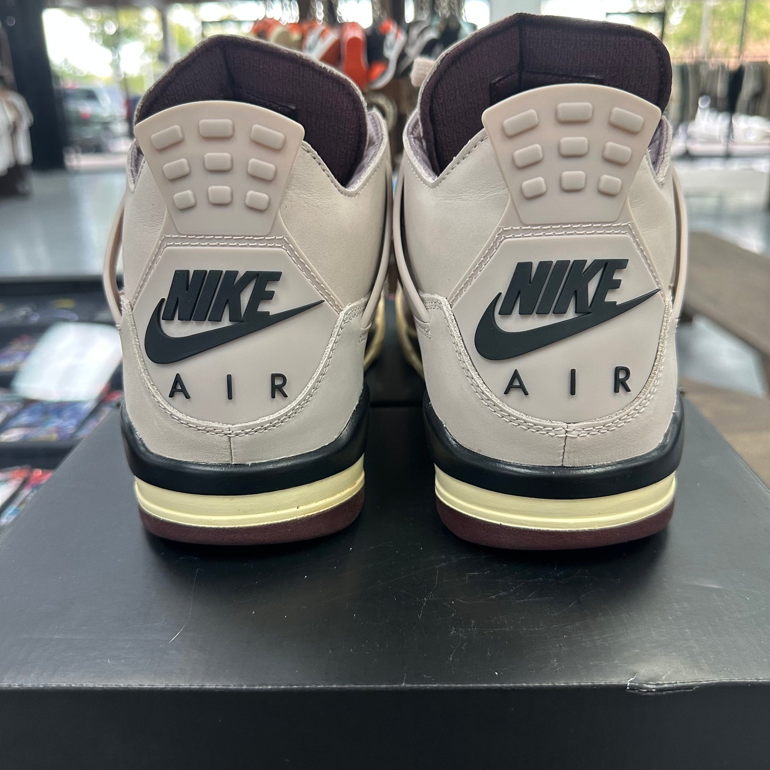 (W) WYWS A Ma Maniere Jordan 4 (USED)