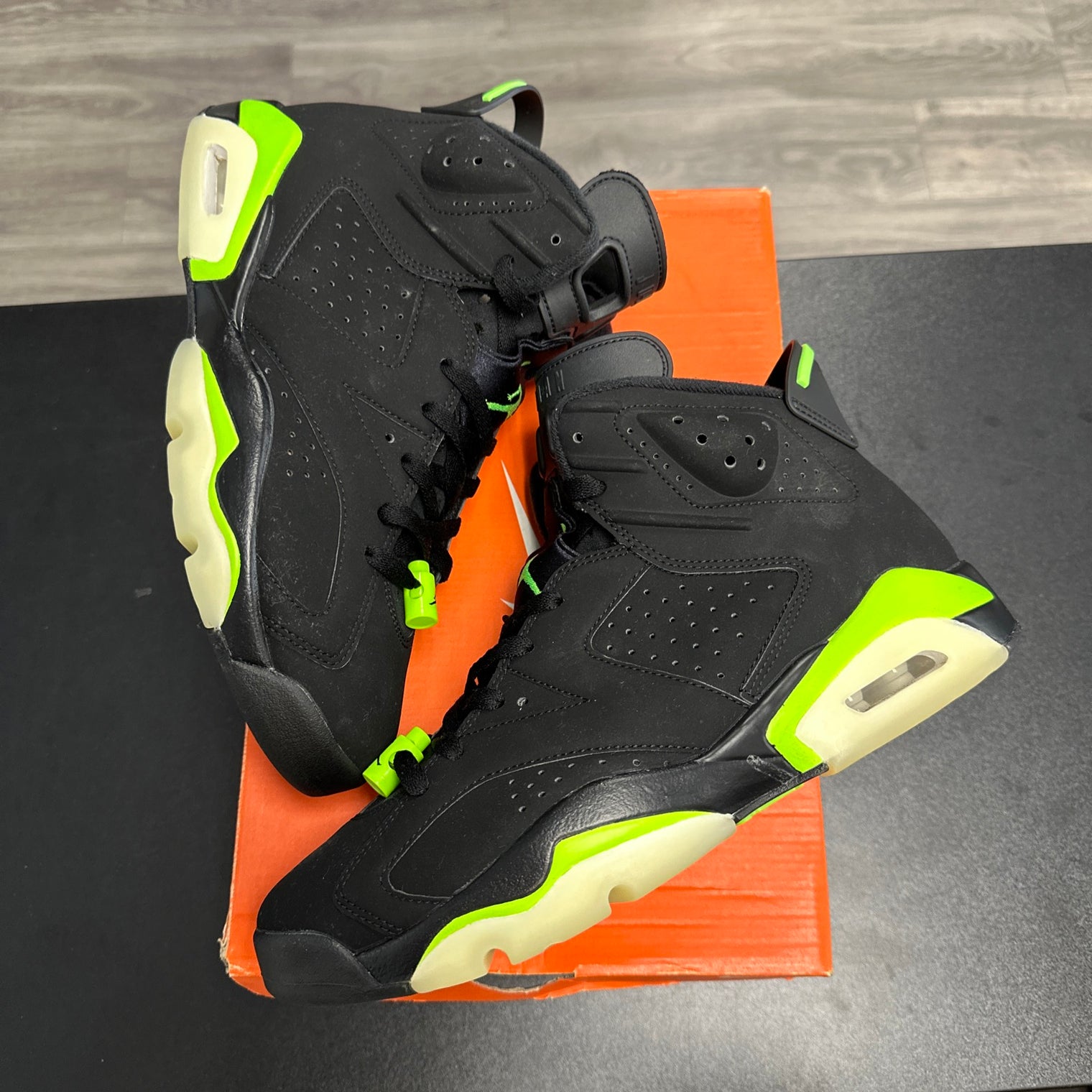 Electric Green Jordan 6 (USED;REPLACEMENT BOX)