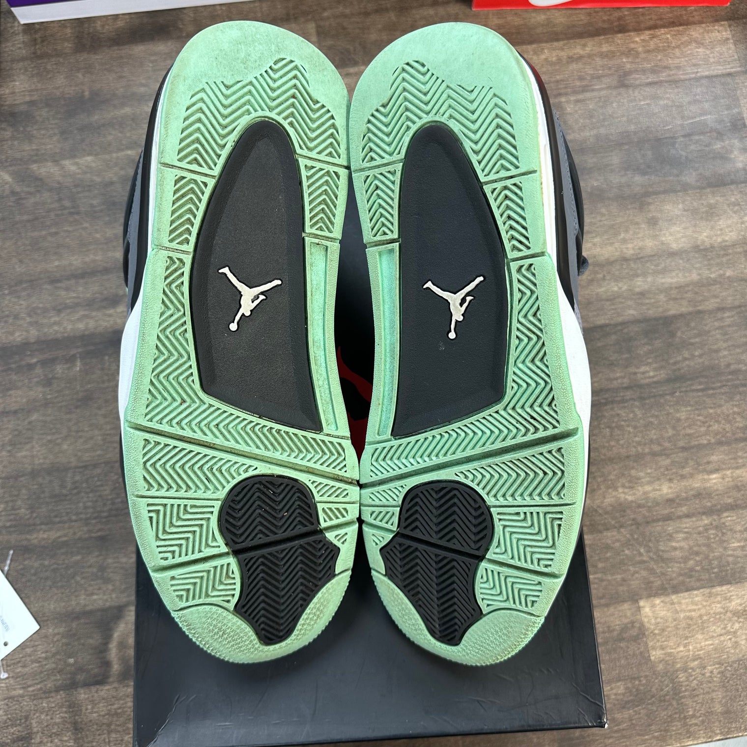 Green Glow Jordan 4 Retro (USED)