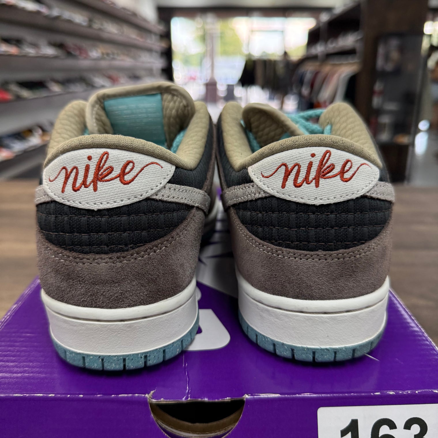 Big Money Saving SB Dunk Low (USED)