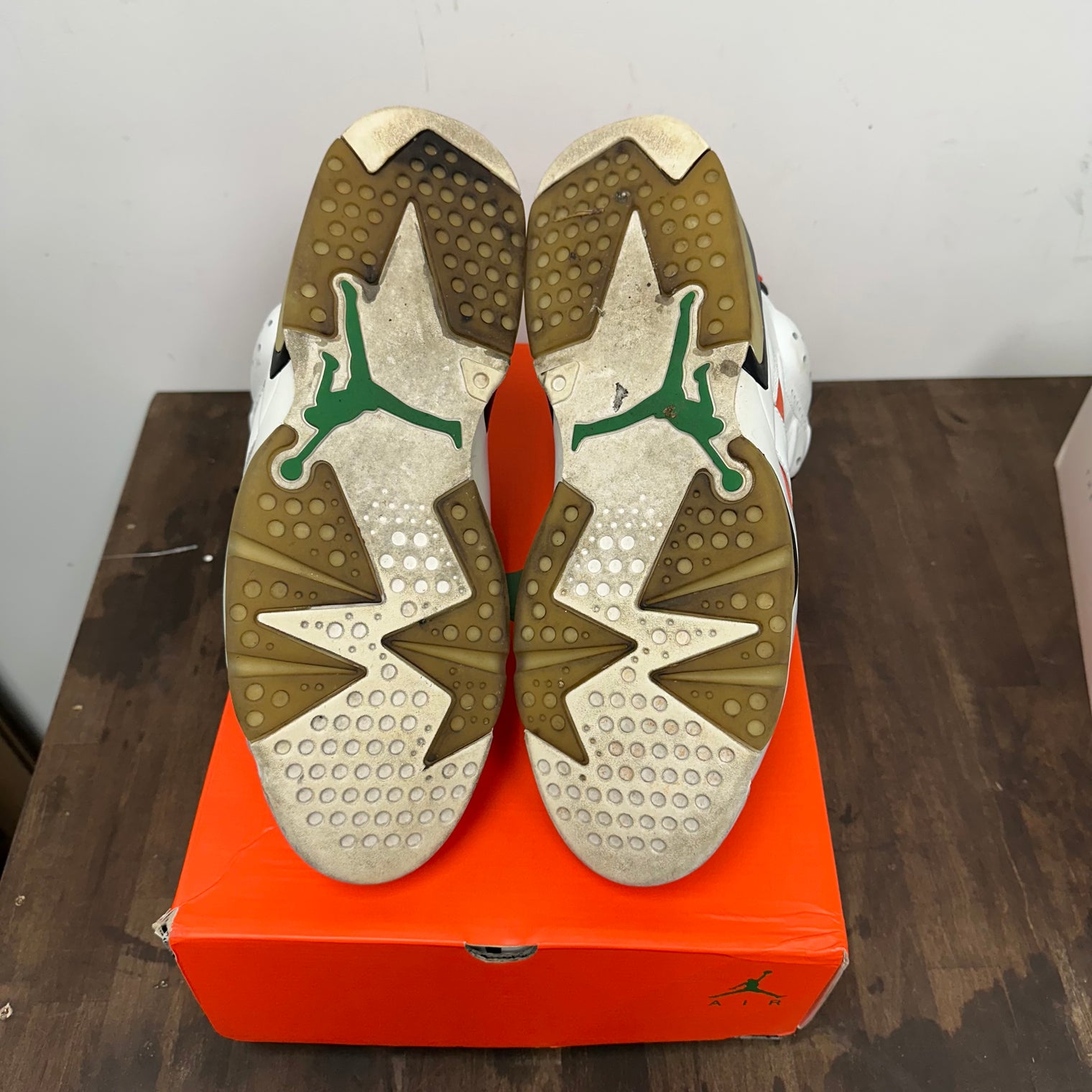 Gatorade Jordan 6 Retro (USED, Replacement Box)