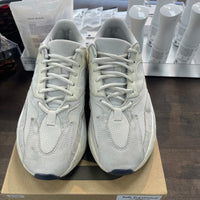 Analog Yeezy 700 (USED)