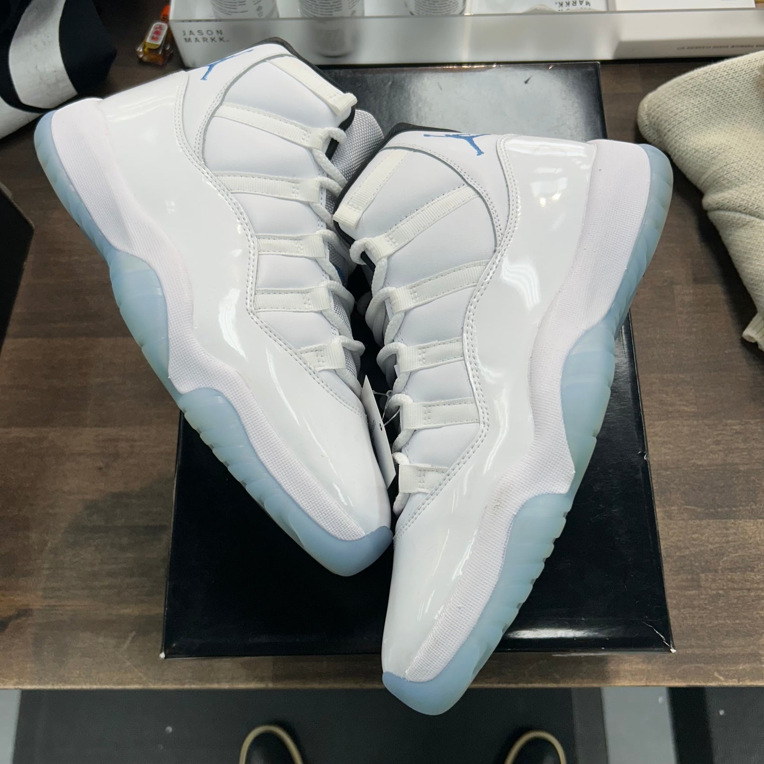 Legend Blue Jordan 11 2024 (USED)