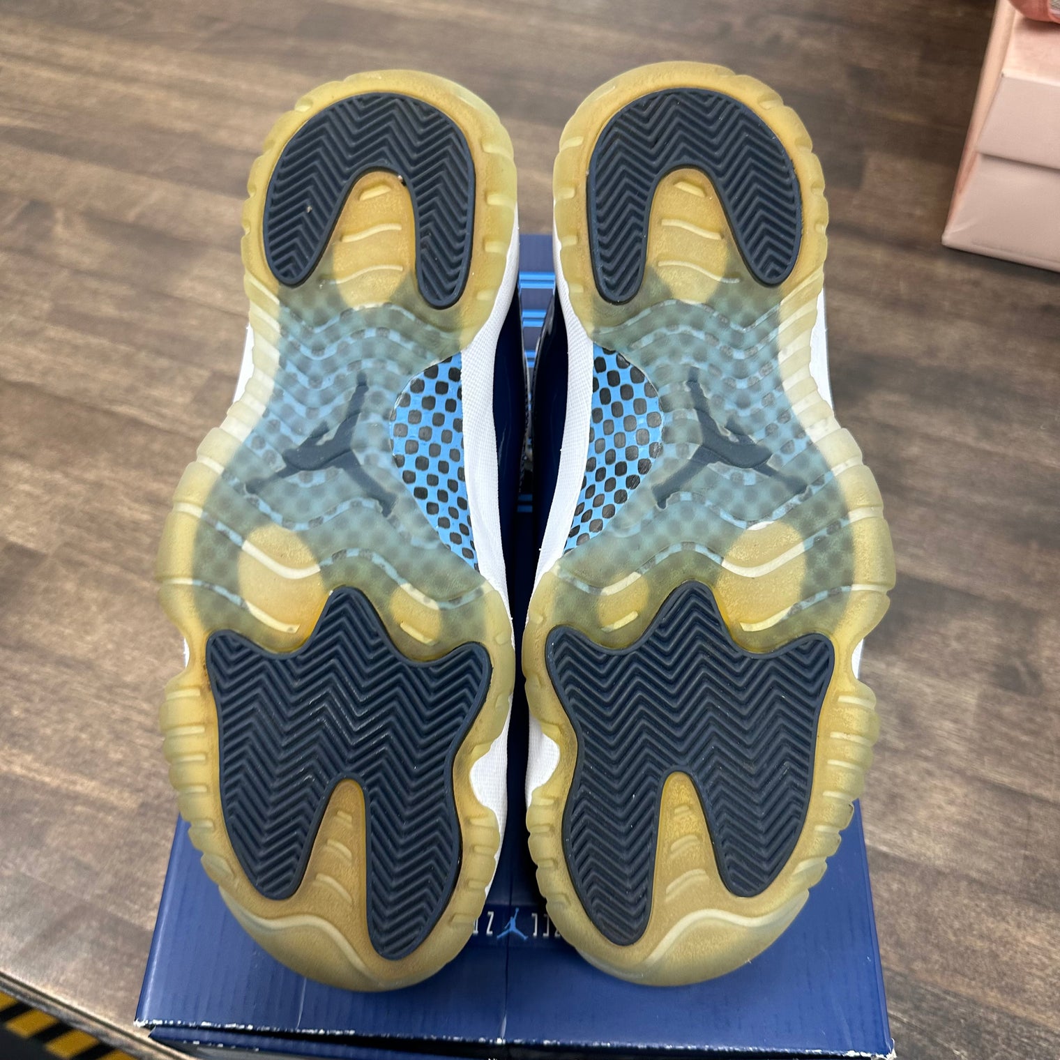 Win like 82 Jordan 11 (USED)