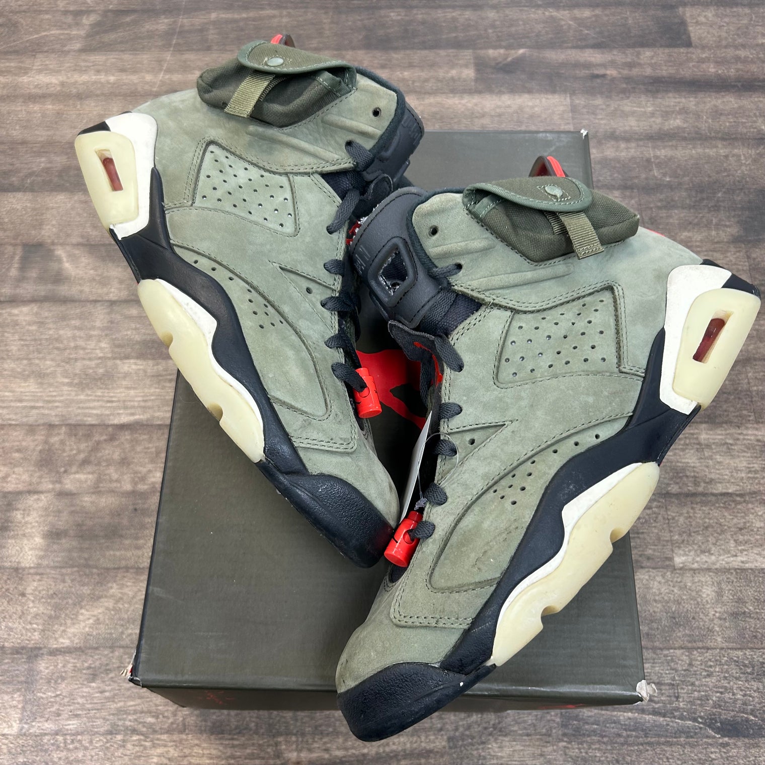 Travis Scott Olive Jordan 6 Retro (USED)