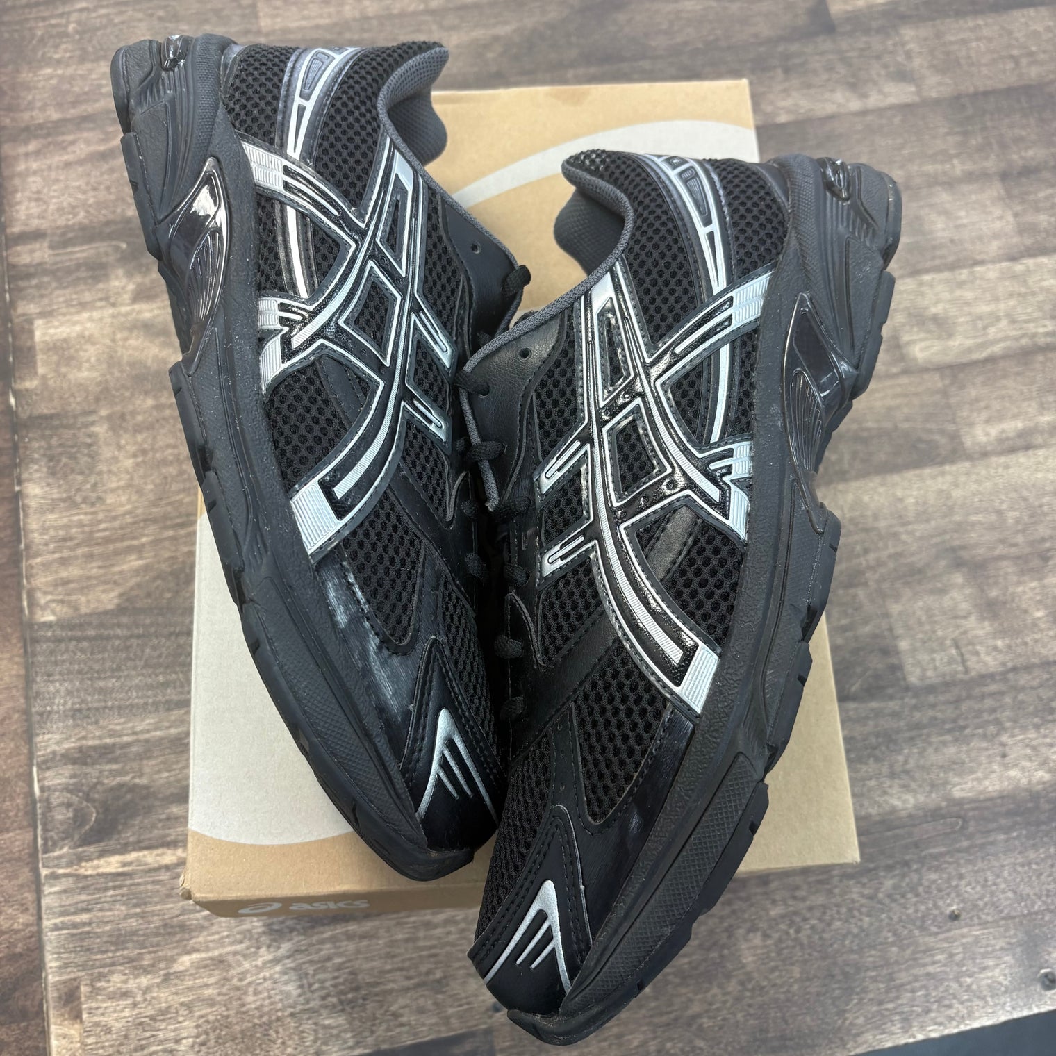 Black Pure Silver Asics 1130 (USED)