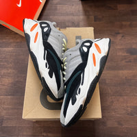 Waverunner Yeezy 700 (USED)