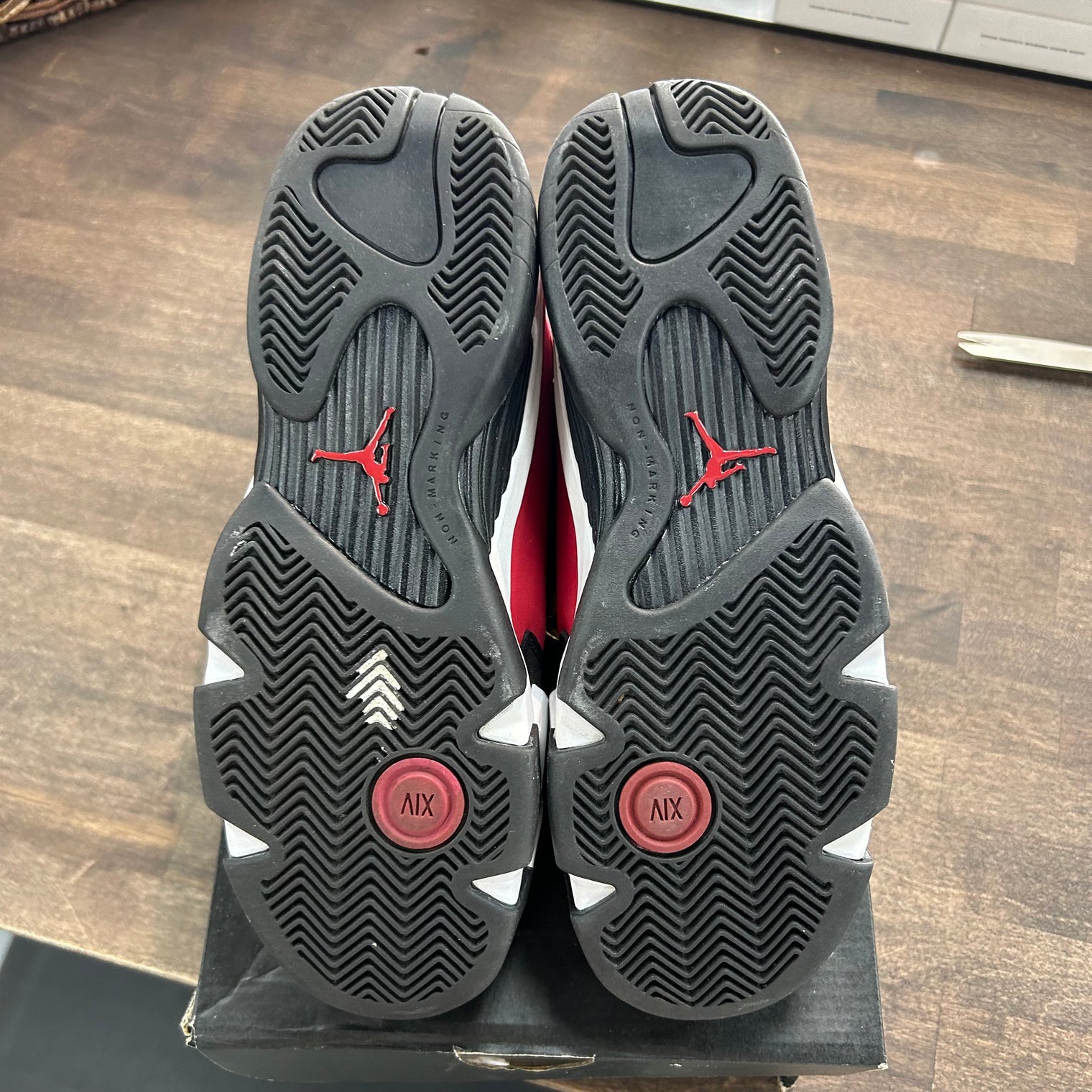 Gym Red Toro Jordan 14 Retro (GS) (USED)
