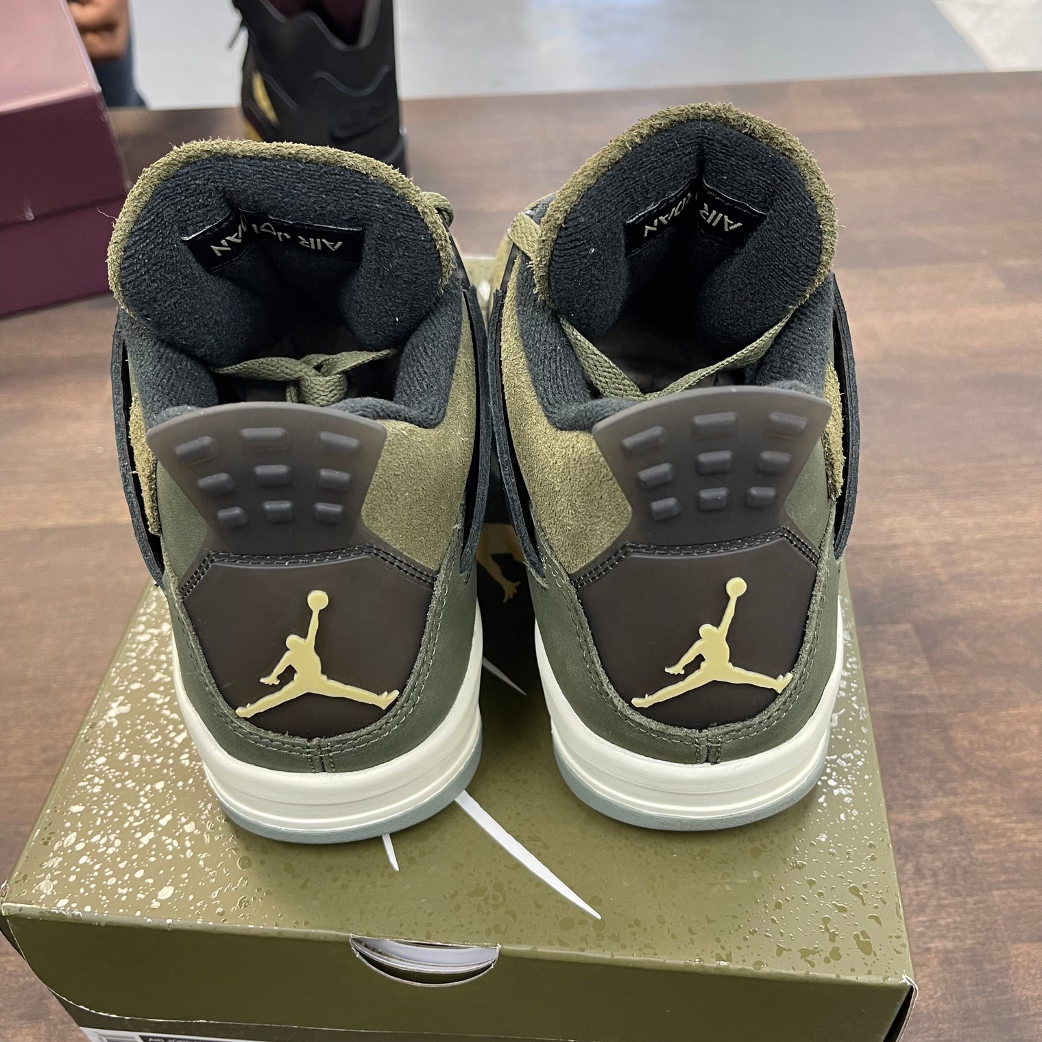 Craft Olive Jordan 4 (USED)