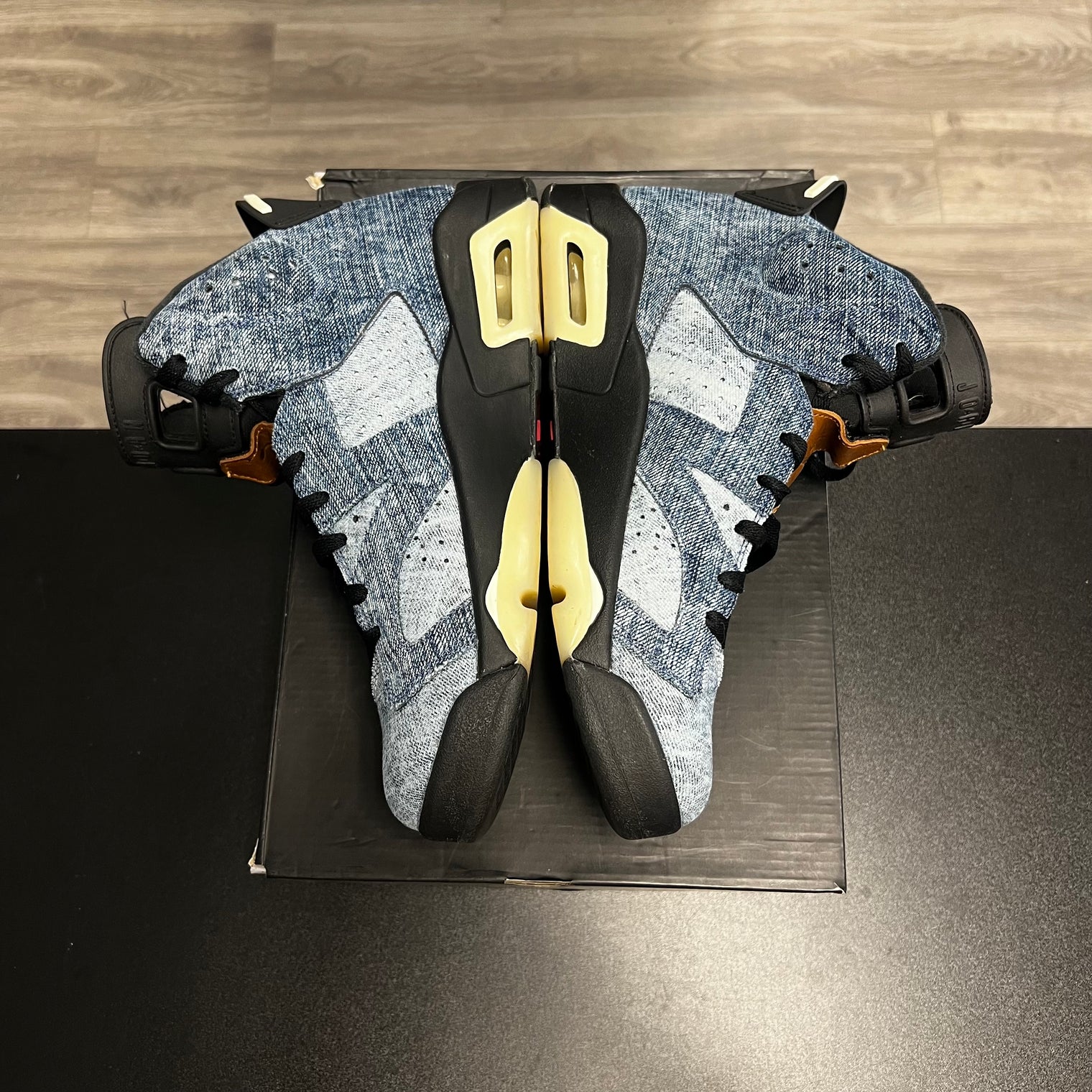 Washed Denim Jordan 6 Retro (USED)