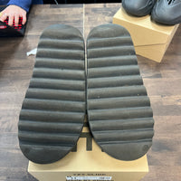 Onyx Yeezy Slide (USED)