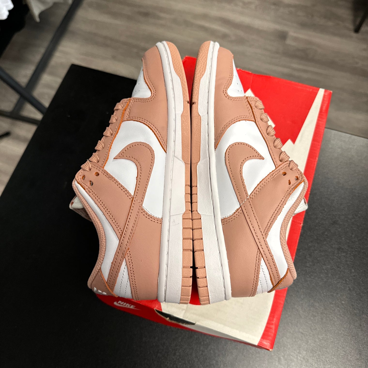 Rose Whisper Dunk Low (W) (USED)