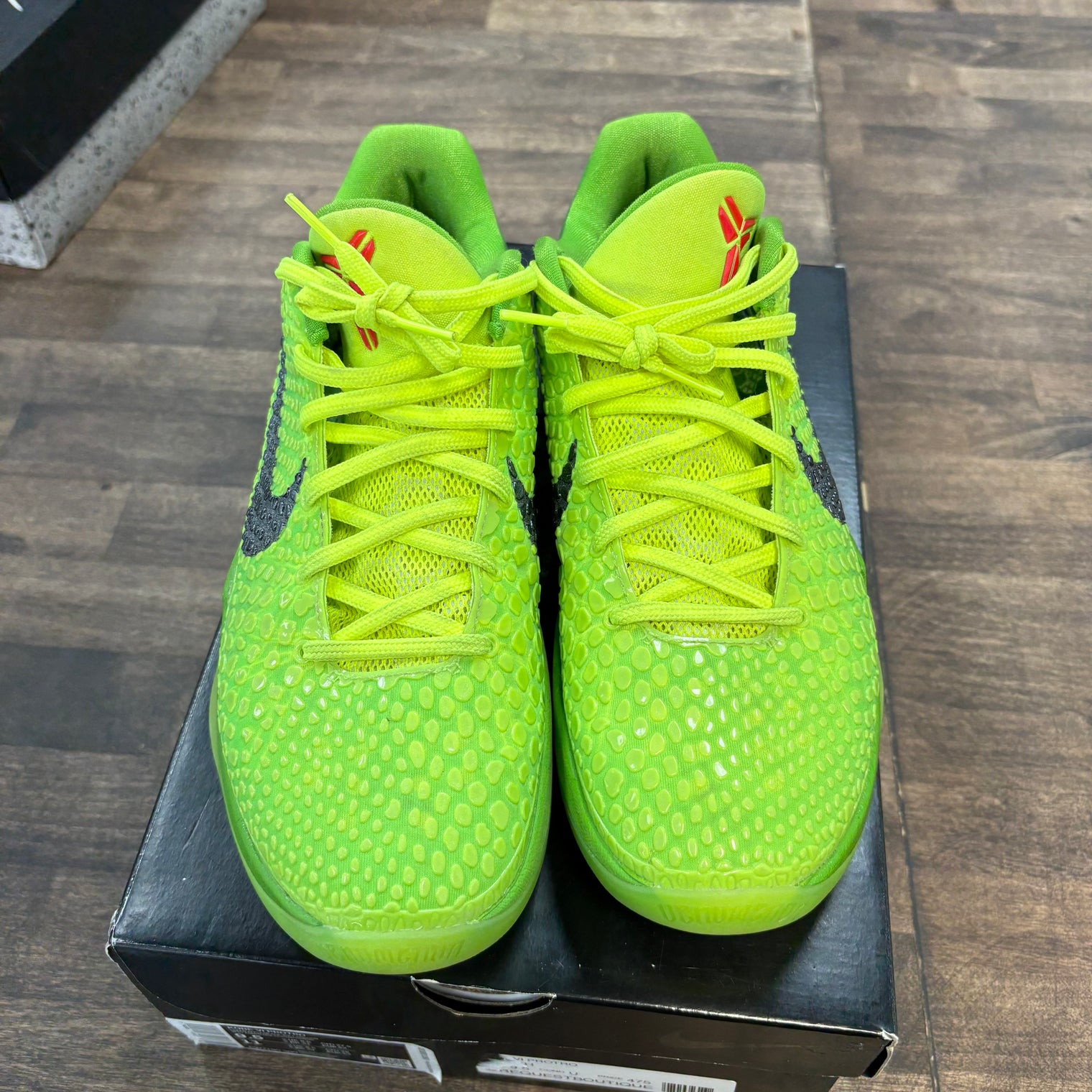 Grinch Kobe 6 Protro (USED)