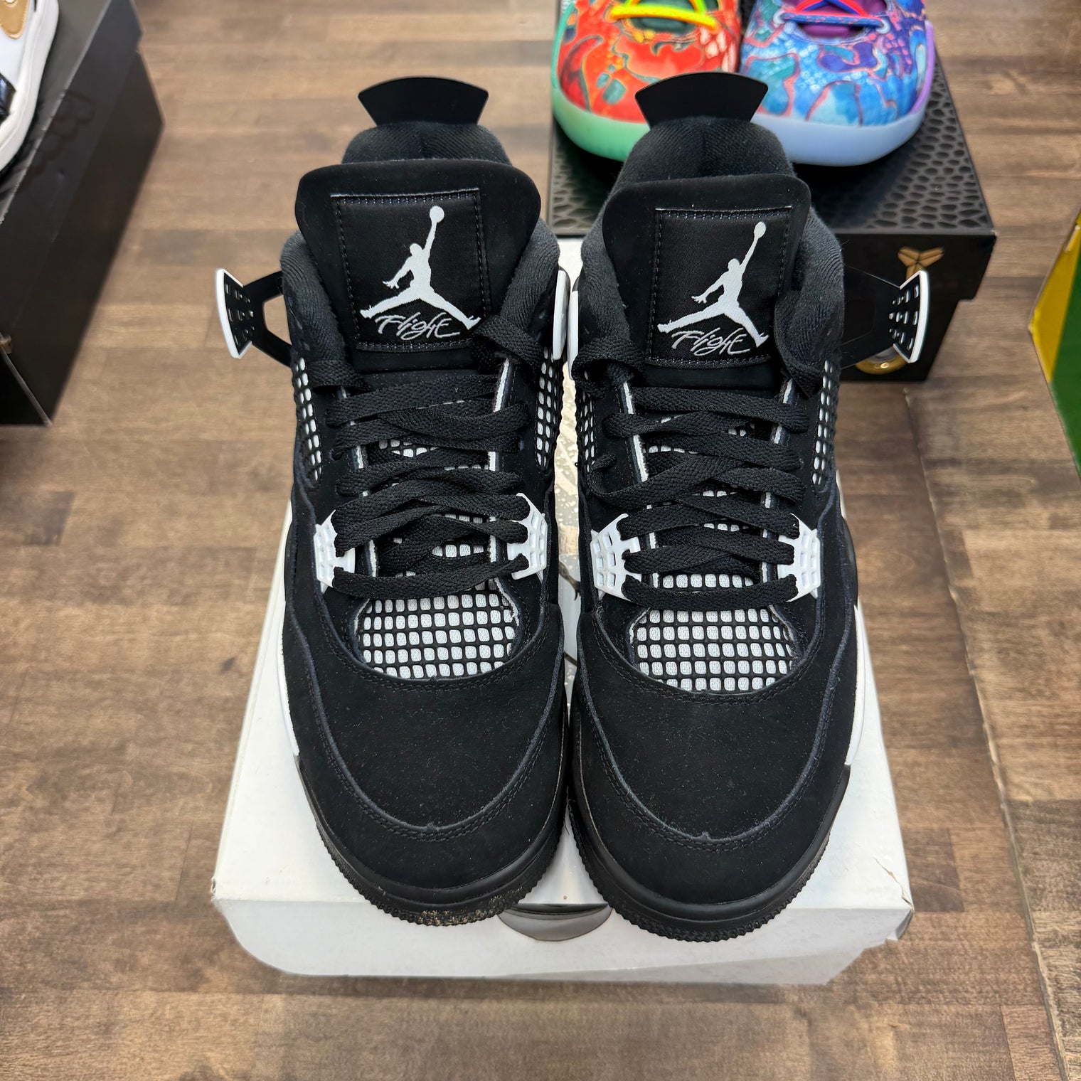 White Thunder Jordan 4 Retro (USED)