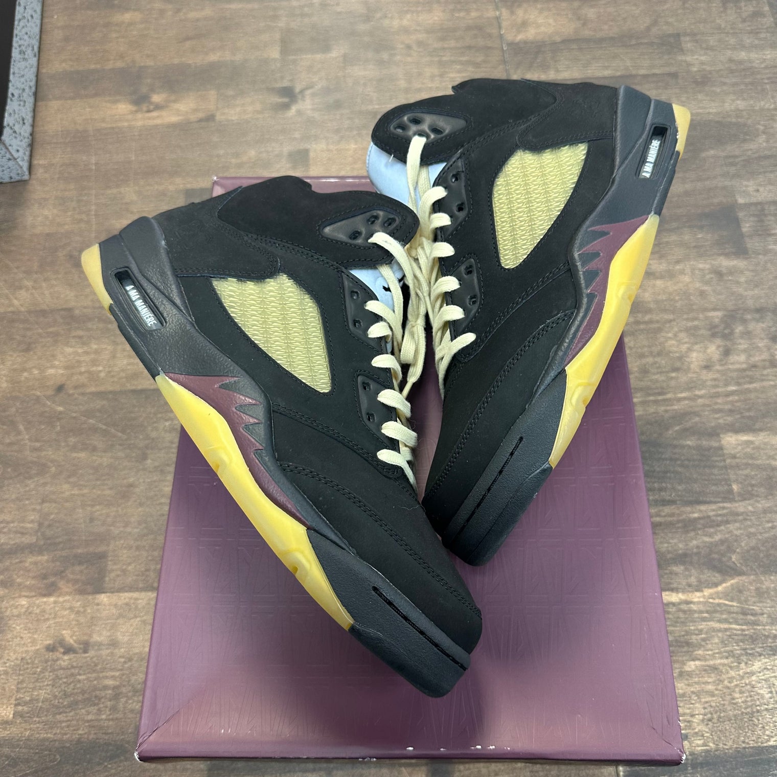 A Ma Maniere Dusk Jordan 5 (USED)