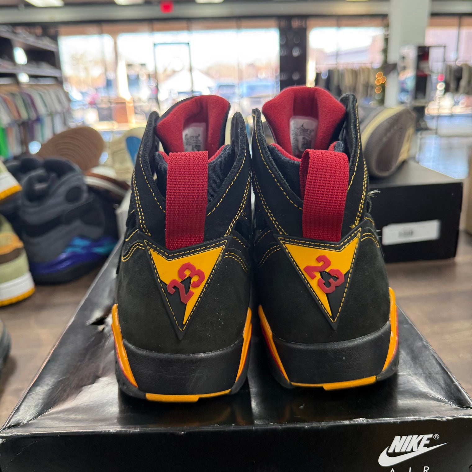 Citrus Jordan 7 Retro (USED)