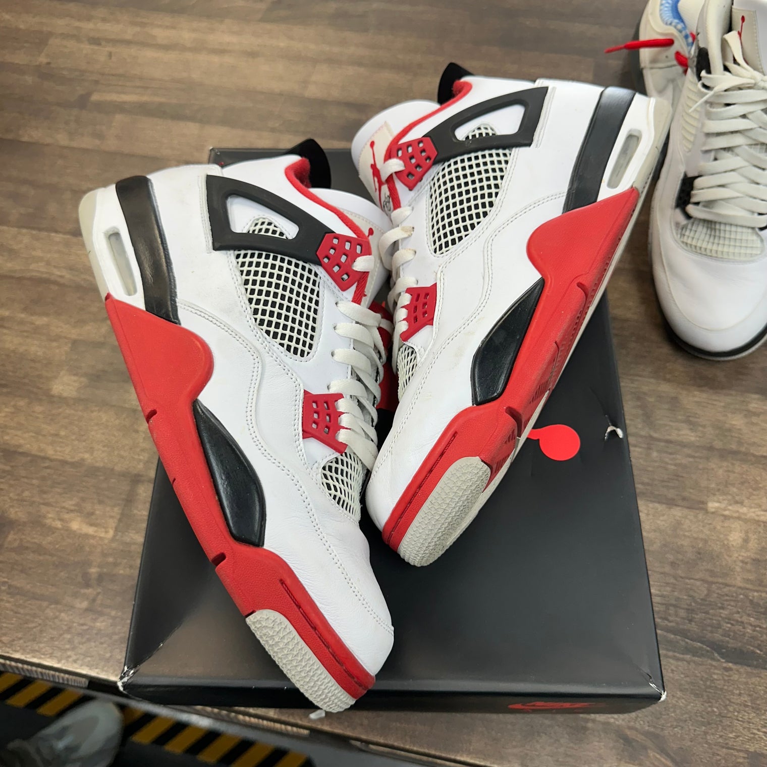 Fire Red Jordan 4 (2020) (USED)