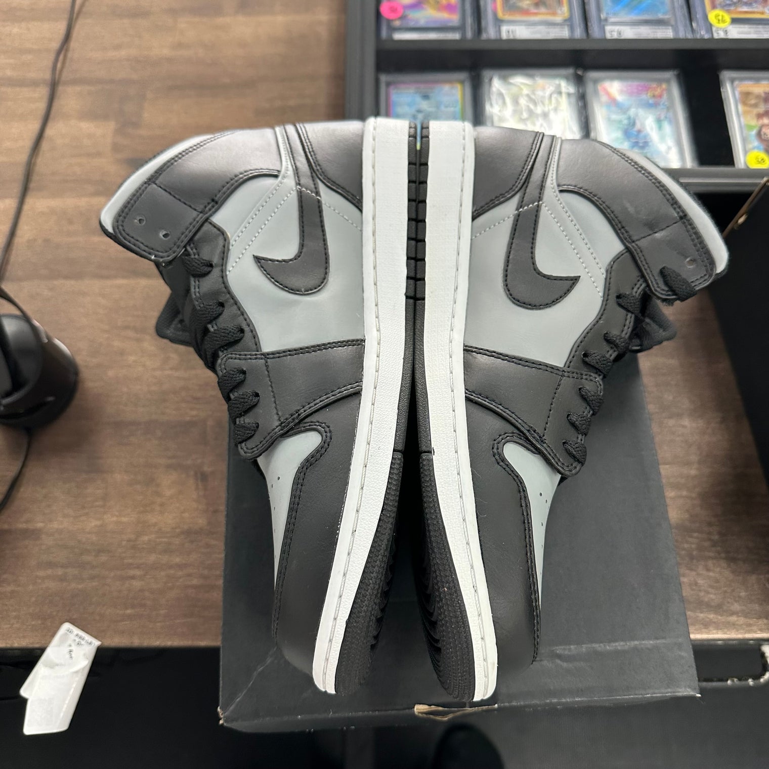 Shadow Red Jordan 1 Mid (USED)