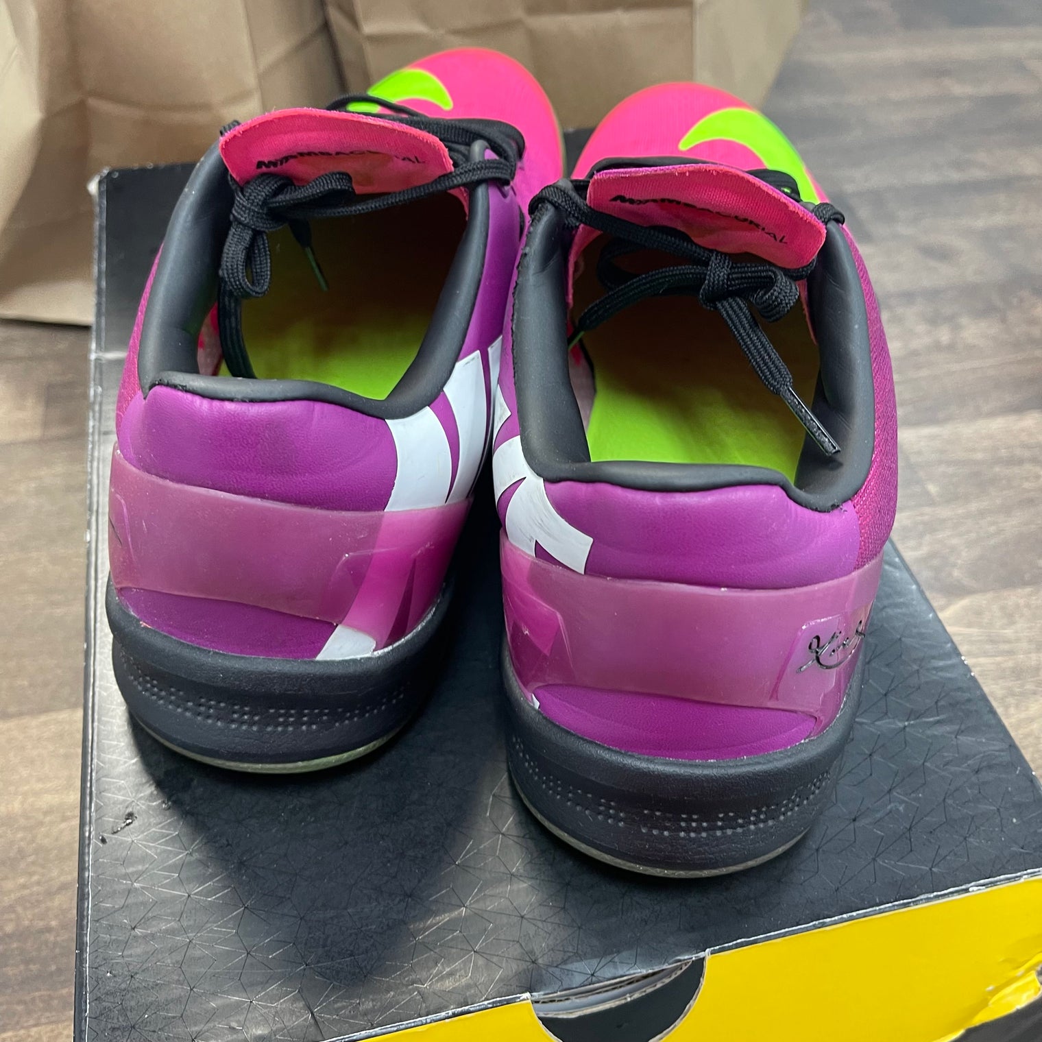 Kobe 8 Mambacurial Electric Green (USED, Replacement Box)