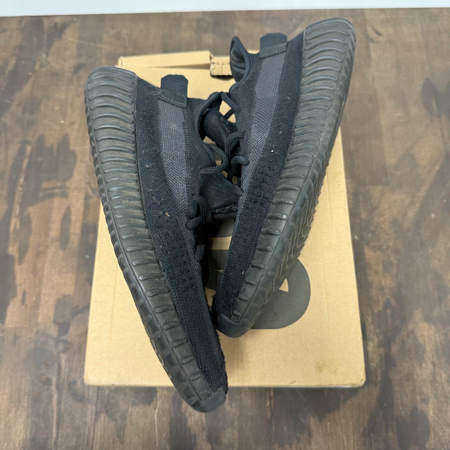 Onyx Yeezy 350 (USED)